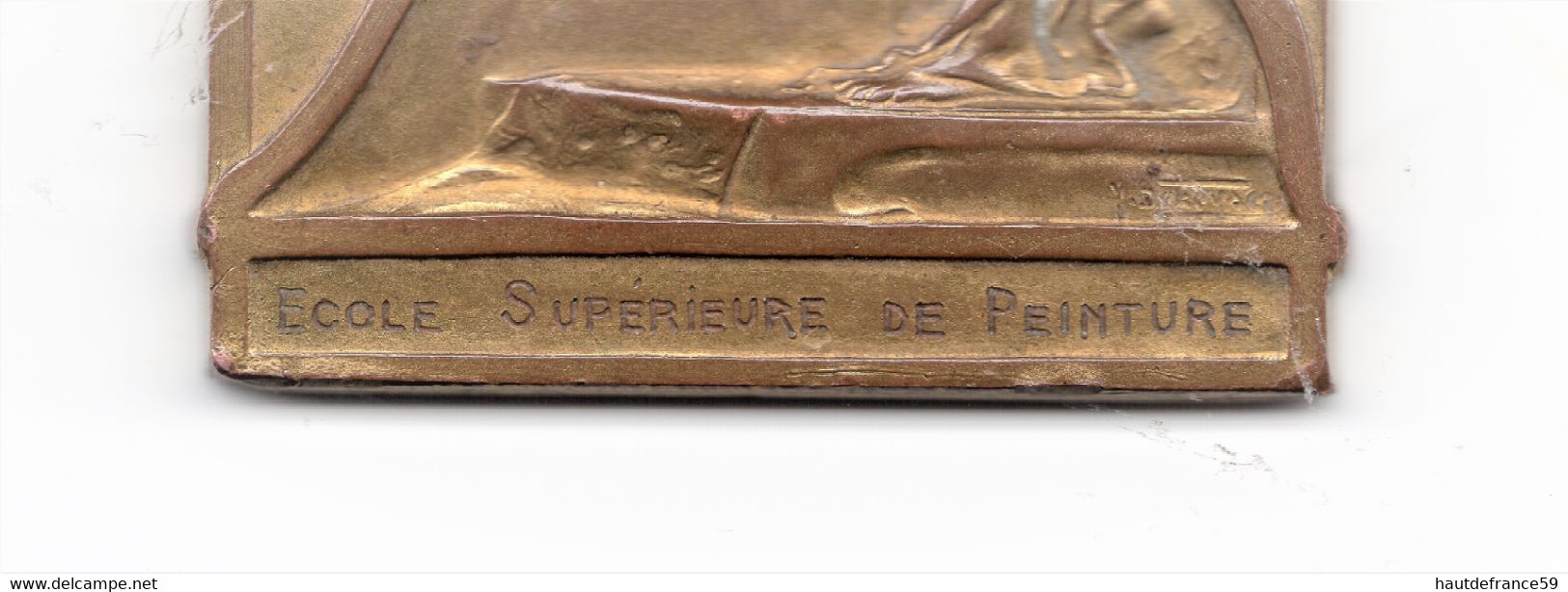 Ancienne Plaque Métal Cuivre Doré Signée ECOLE SUPERIEURE DE PEINTURE CHARLEROI Décernée à Emile EVLARD - Metaal
