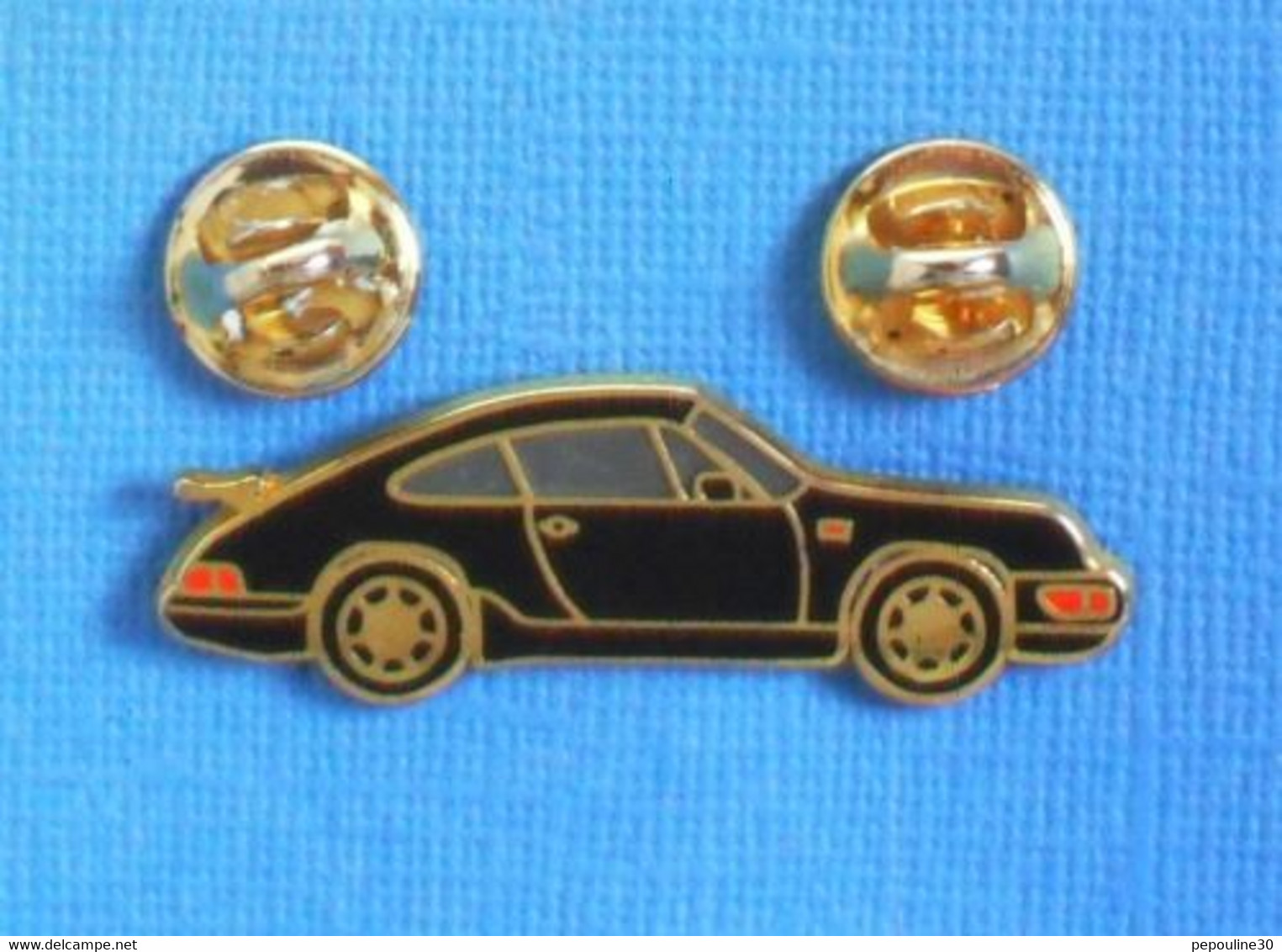 1 PIN'S //  ** PORSCHE 911 CARRERA ** . (Made In France) . Attaches Double - Porsche