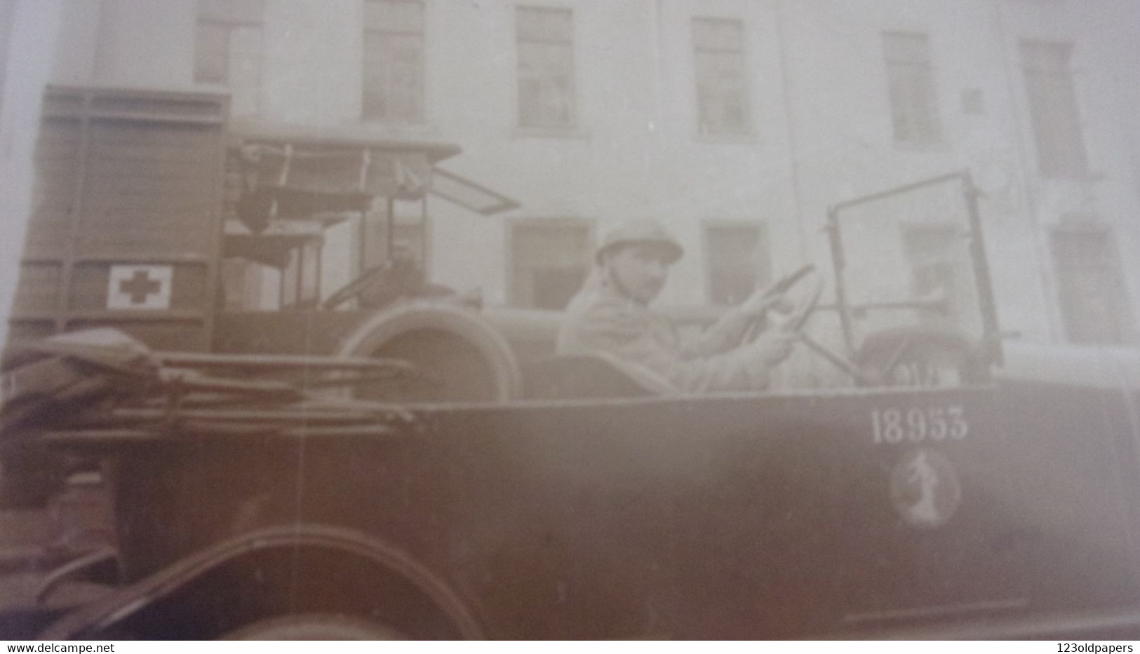 WWI  Rare Photo 1914-18 -CAMION AUTOMOBILE AMBULANCE ? SOLDATS - 1914-18