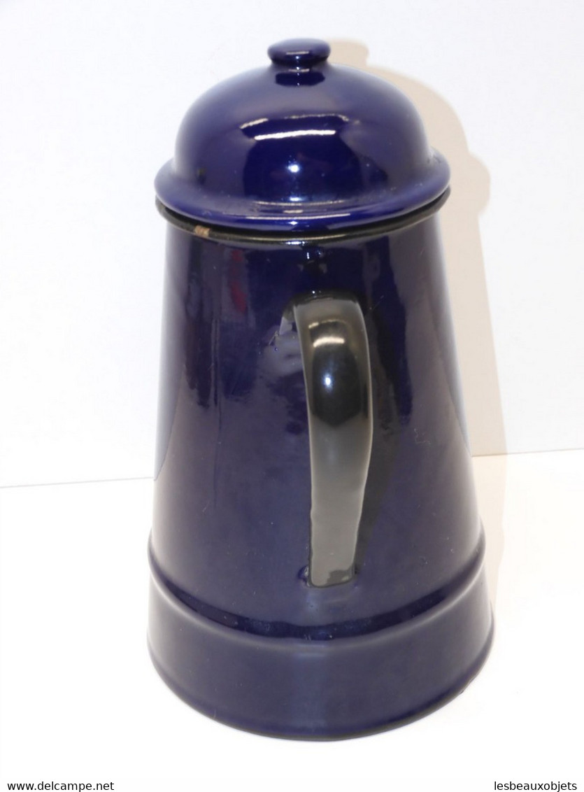 * JOLIE ANCIENNE CAFETIERE EMAILLEE BLEU Foncé Made In POLAND COLLECTION Déco   E - Théières