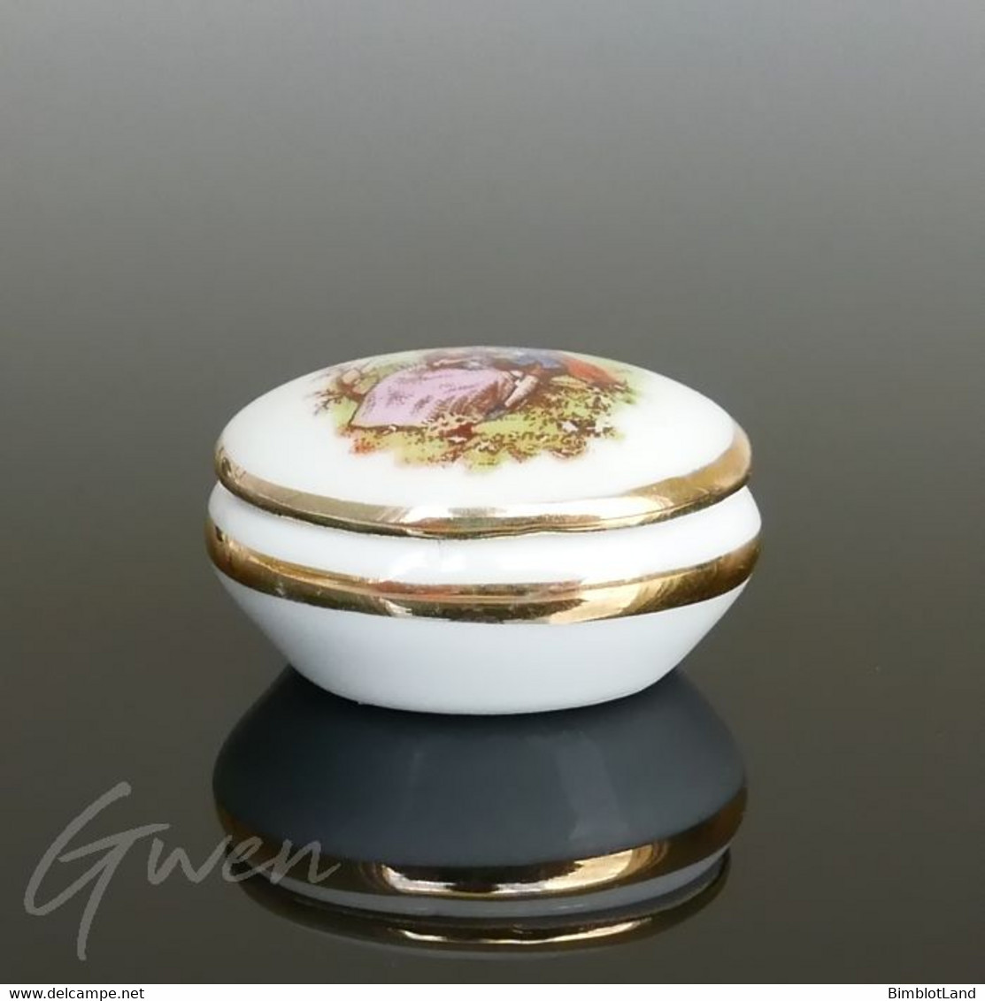 Ancienne Petite Boite Ovale Miniature 26mm Porcelaine De Limoges Signé Poupée - Limoges (FRA)