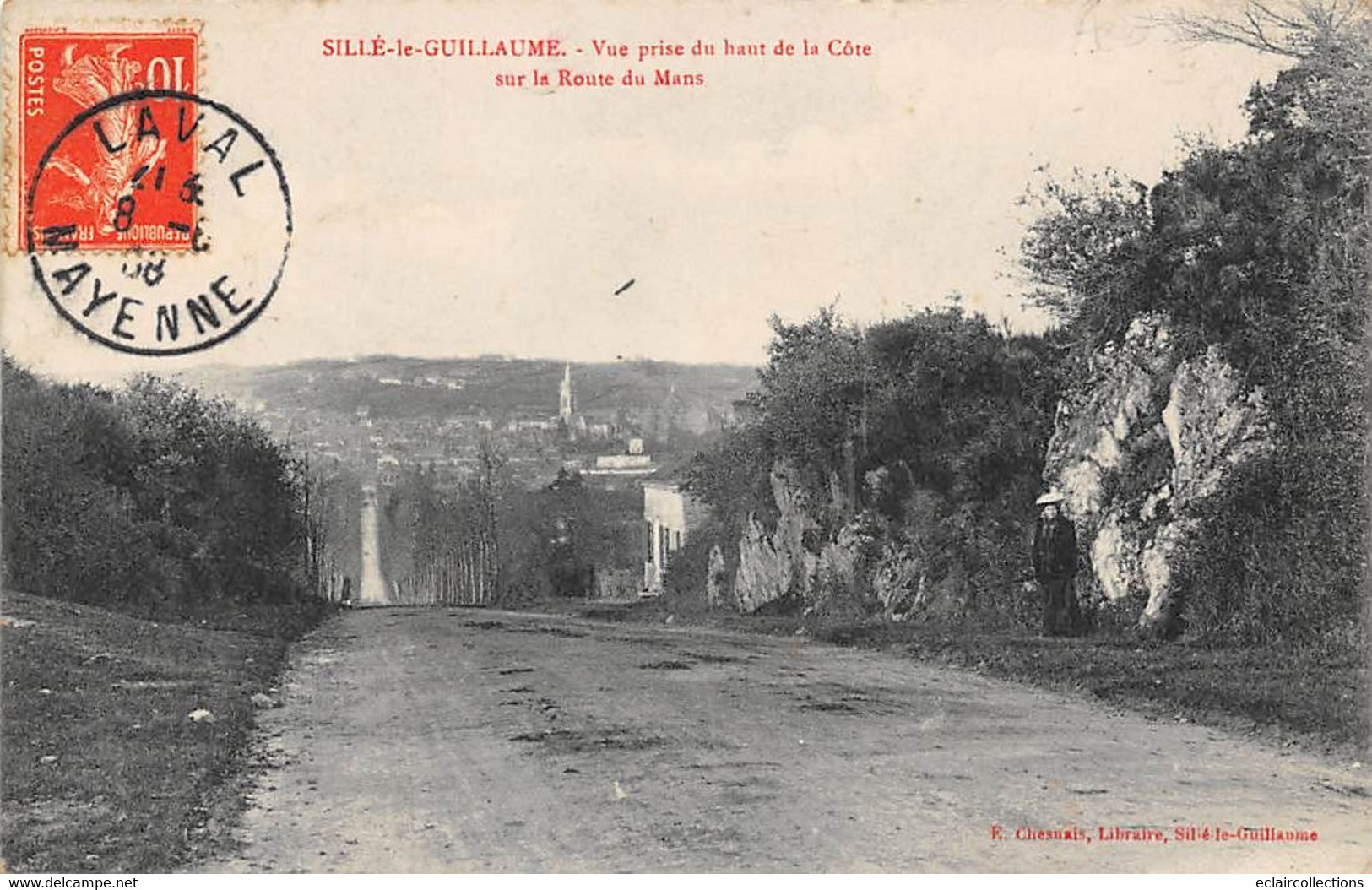 Sillé Le Guillaume          72         Vue Prise Du Haut De La Côte Sur La Route Du Mans             (voir Scan) - Sille Le Guillaume