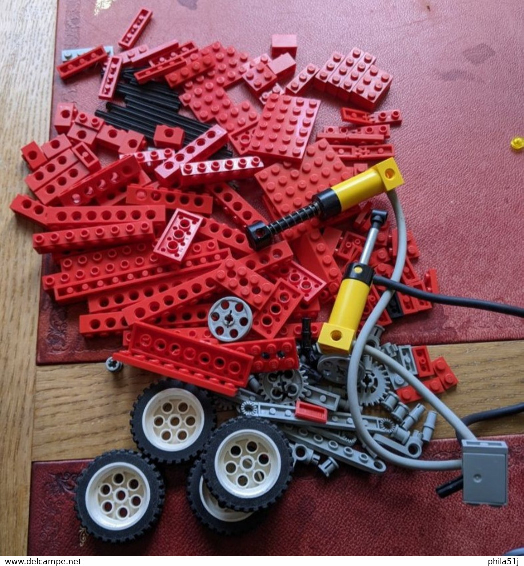 LEGO TECHNIC  N° 8044--- PNEU MATIC--- VOIR SCAN---n°17 - Lego Technic