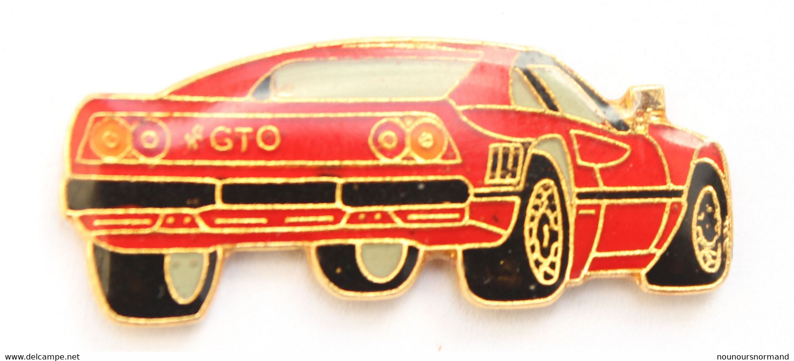 Pin's FERRARI 288 GTO - Vue Arriére Droit - L402 - Ferrari