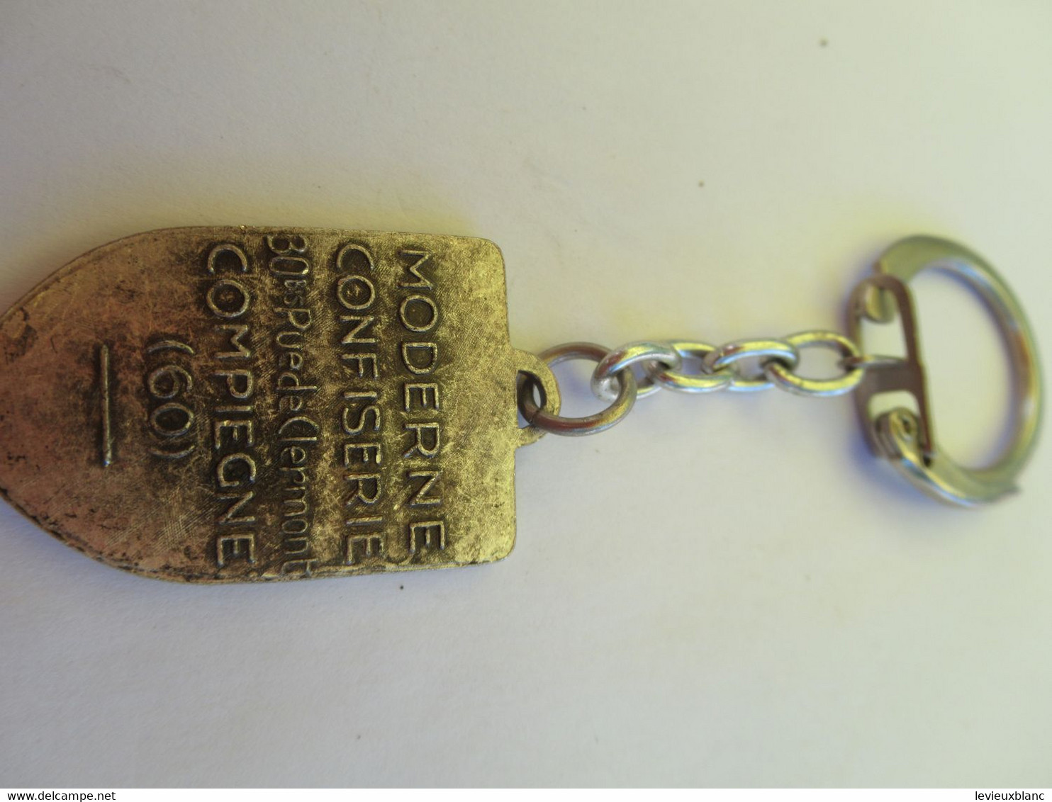 Porte-Clés Publicitaire Ancien/Blason De Ville/ COMPIEGNE/MODERNE CONFISERIE/ Somme /Vers 1960-1970      POC526 - Key-rings