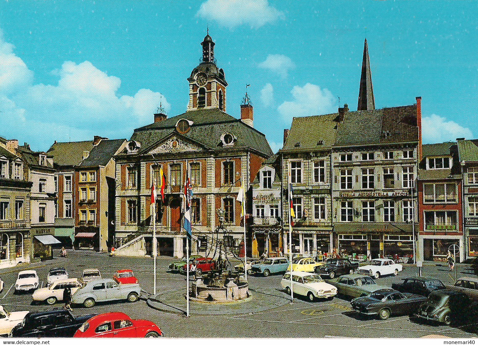 BELGIQUE - HUY - HÔTEL DE VILLE ET GRAND'PLACE. - Hoei