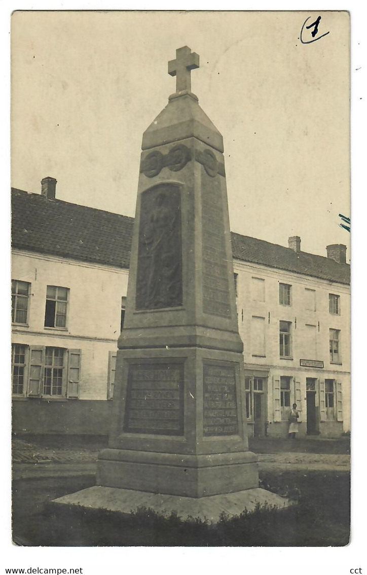 Etikhove Maarkedal FOTOKAART Van Het Monument Voor De Gesneuvelden + Zicht Op Café In Den Leeuw Van Vlaanderen - Maarkedal