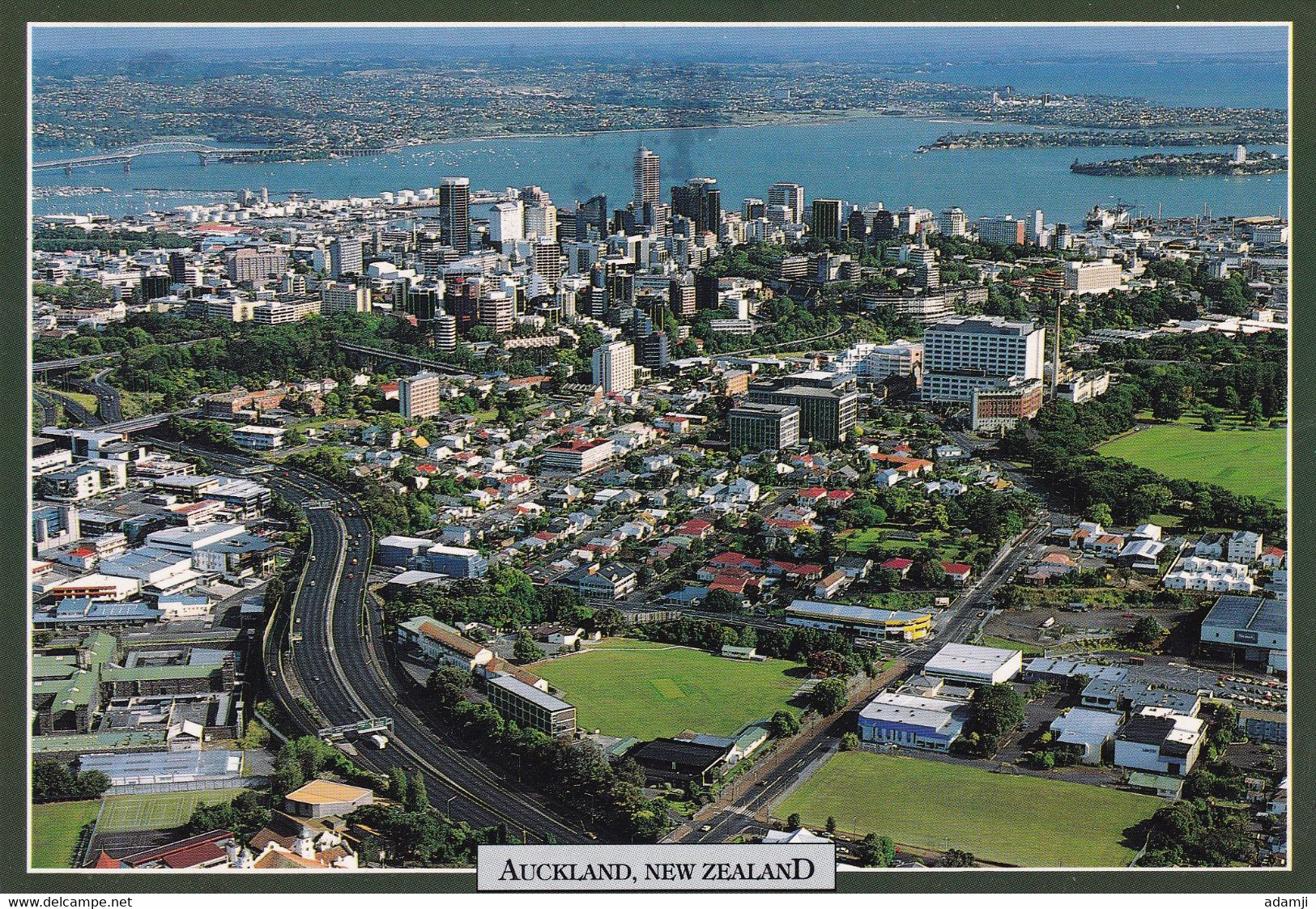 NEW ZEALAND 1996 POSTCARD TO UK. - Cartas & Documentos