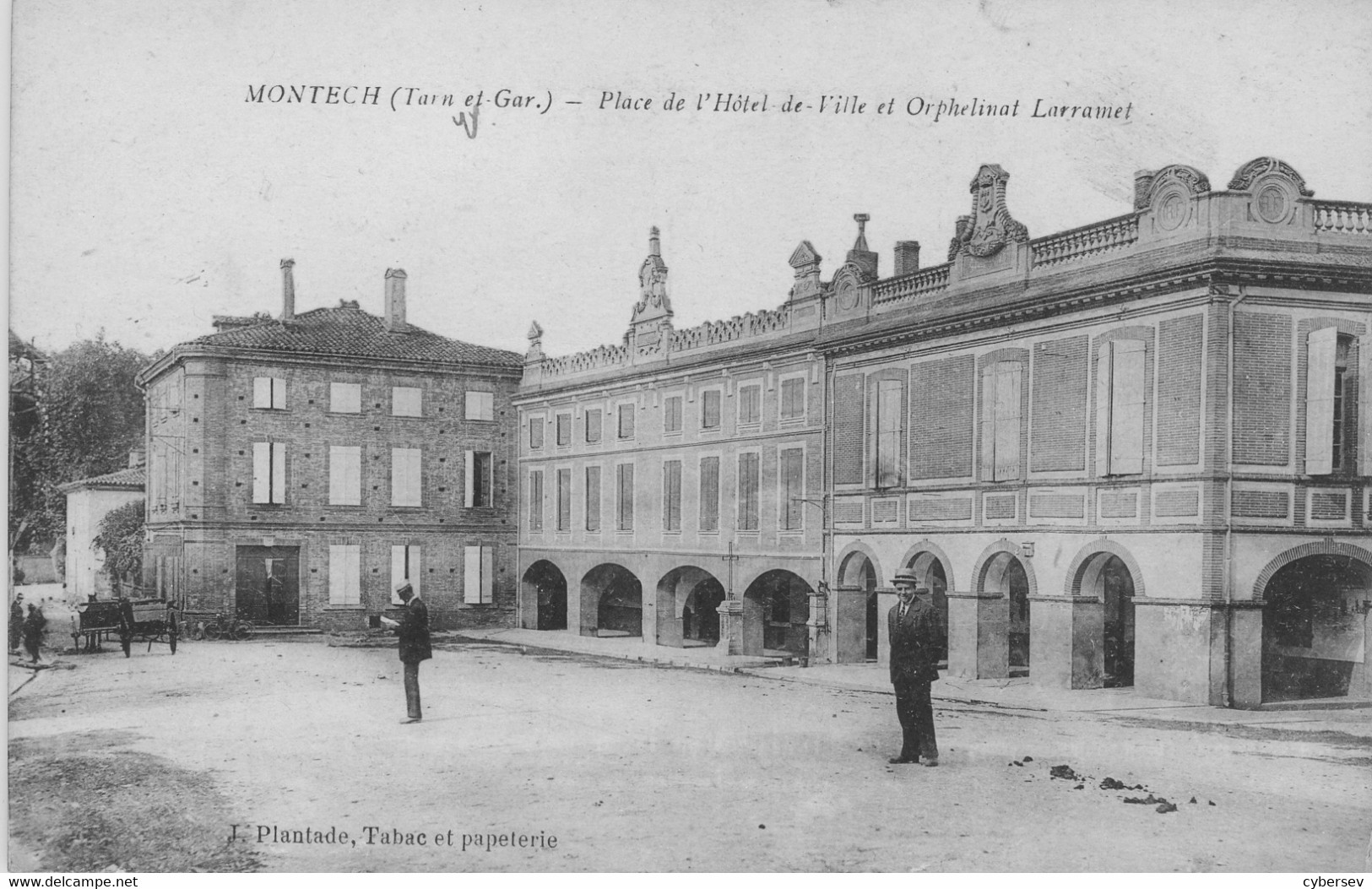 MONTECH - Place De L'Hôtel De Ville Et Orphelinat Larramet - Animé - Montech