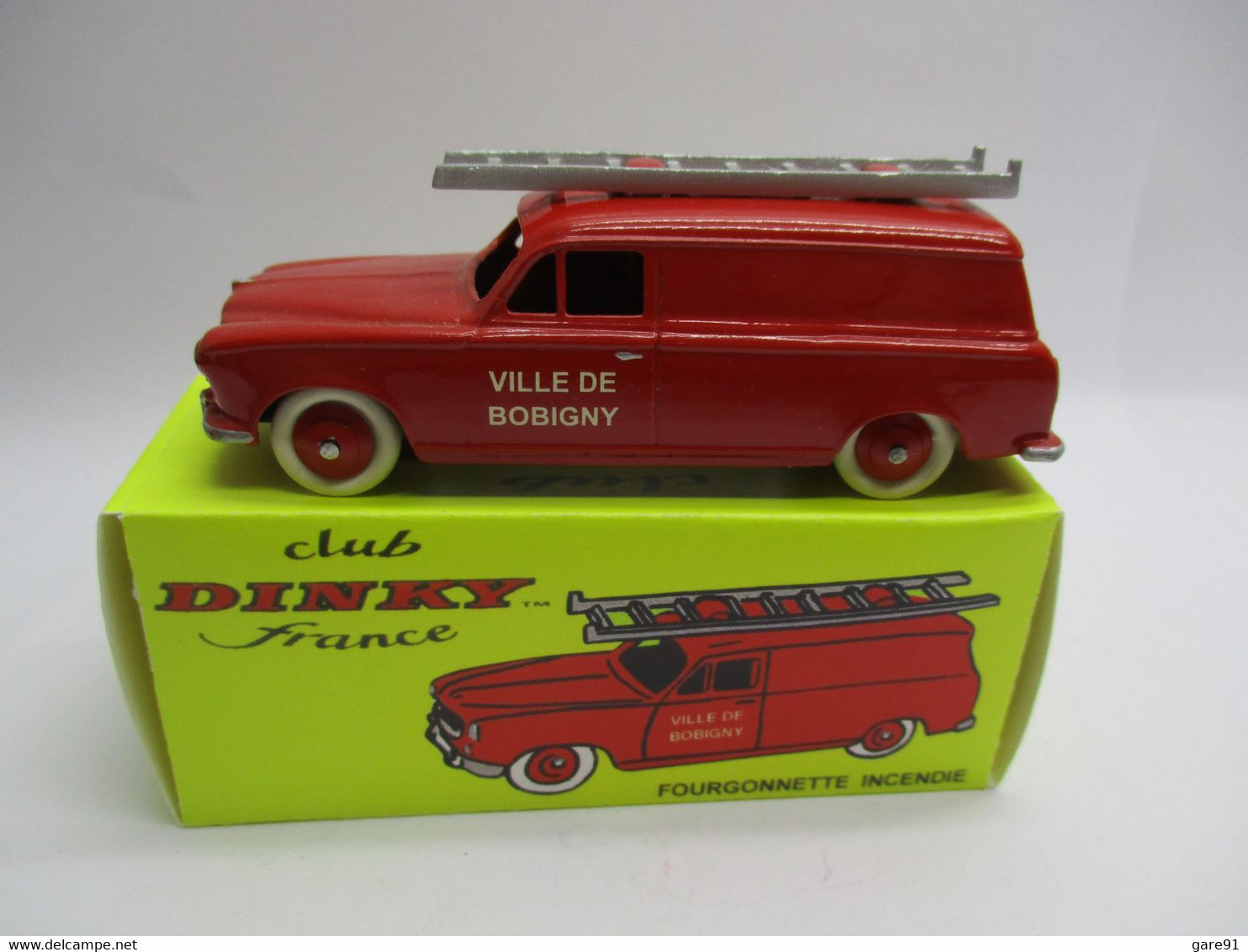 CLUB DINKY  Peugeot 403 Incendie - Dinky