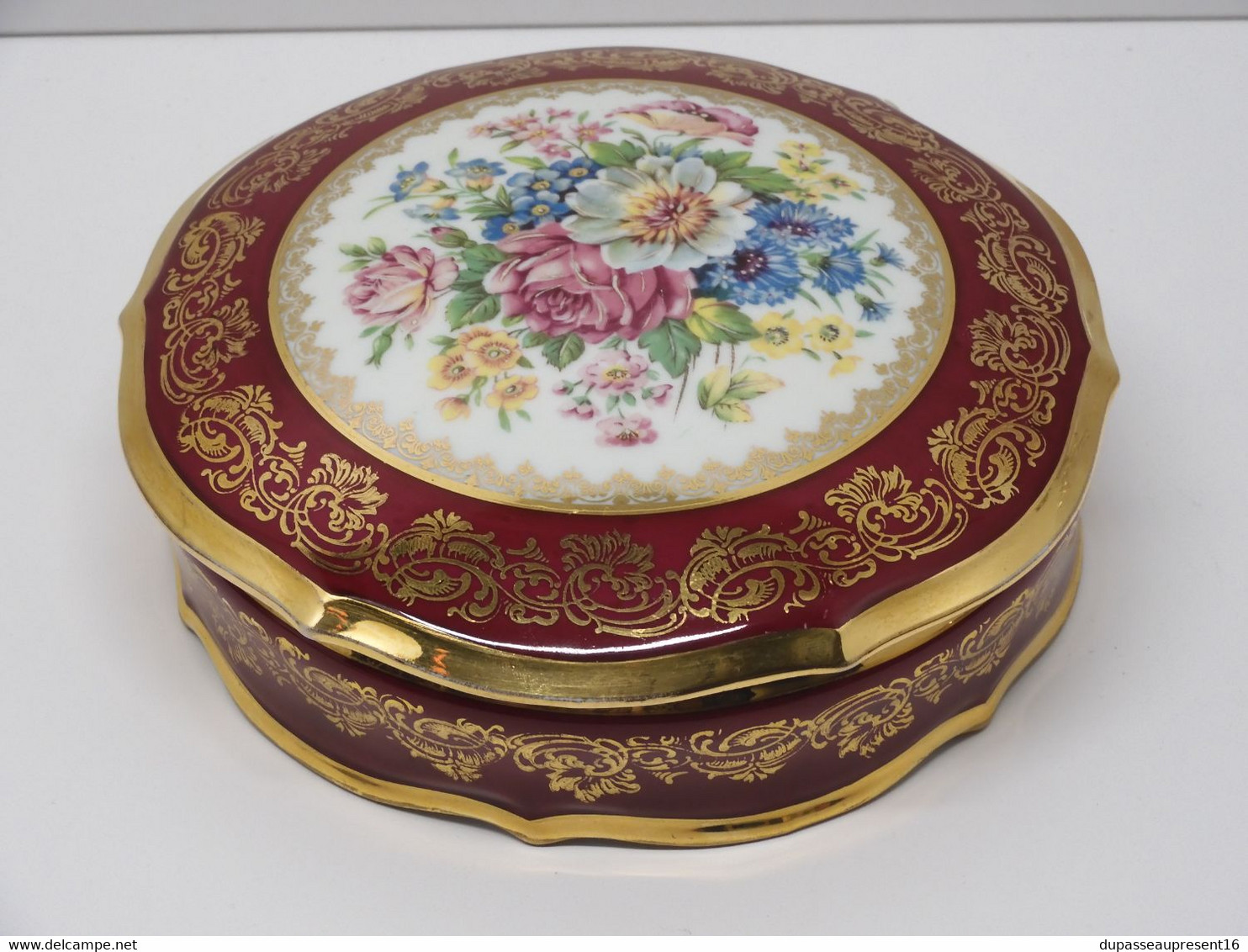 *GROSSE BOITE BONBONNIERE PORCELAINE de LIMOGES RS & Cie décor Rehaussé main   E