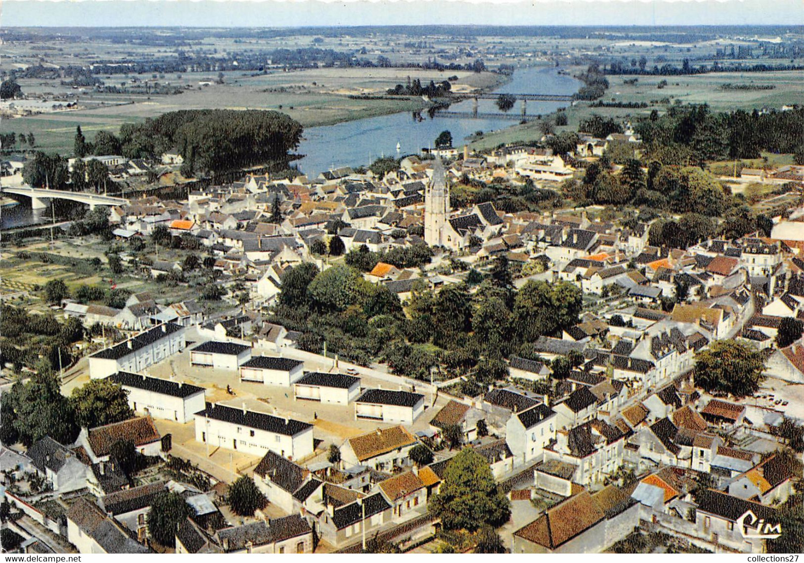 37-L'ILE-BOUCHARD-  VUE GENERALE AERIENNE - L'Île-Bouchard