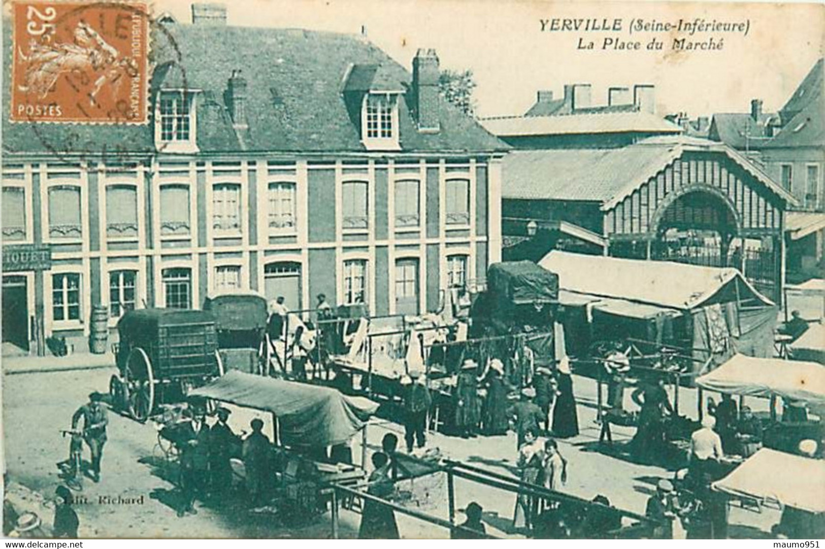 76 YERVILLE - La Place Du Marché - Yerville