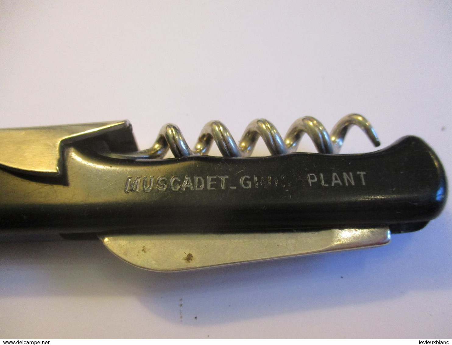 Décapsuleur Publicitaire Ancien /GUILBAUD FRERES - Muscadet & Gros Plant  / SCOP France  /Vers 1960 - 1980         CP39 - Bottle Openers