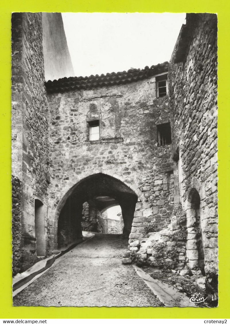 84 GRAMBOIS Vers La Tour D'Aigues N°9 Passage Couvert Des Templiers En 1967 VOIR DOS - La Tour D'Aigues