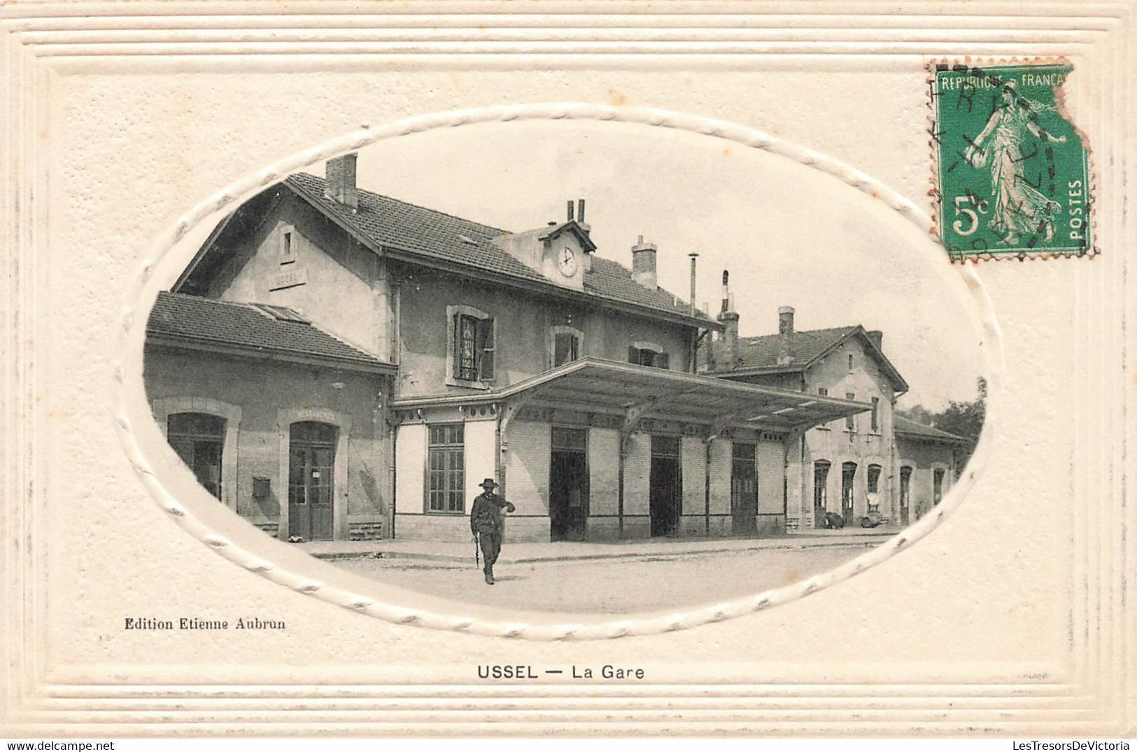 CPA Ussel - La Gare - Editions Etienne Aubrun - Ussel