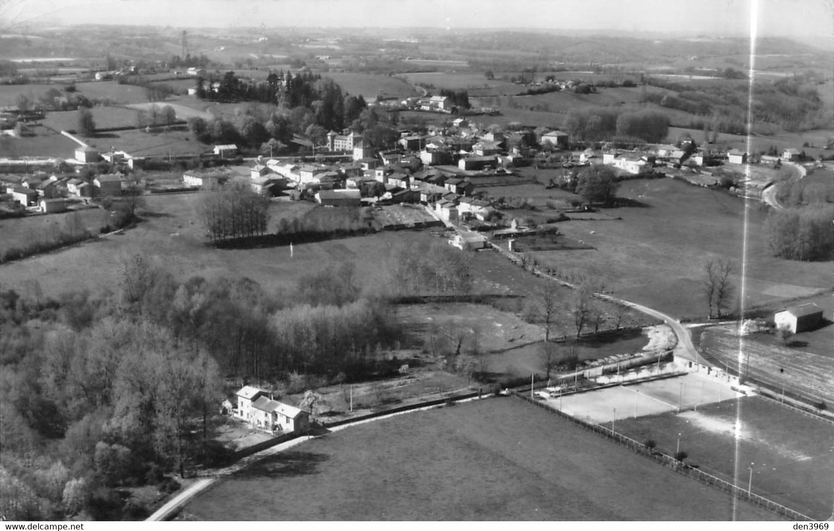 DIEMOZ (Isère) - Vue Générale Aérienne - Philatélie Cachet Hexagonal En Pointillés - Diémoz