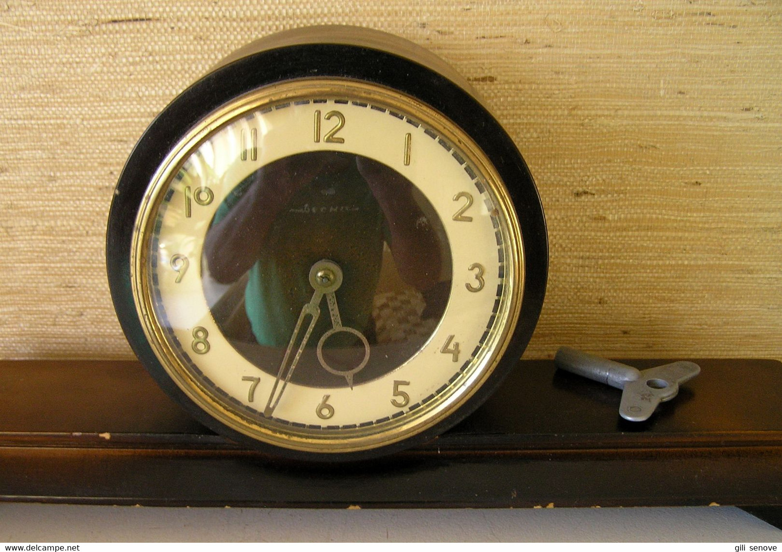 Vintage 1965 VESNA Russian Table Mechanical Wind Up Clock With Key - Clocks