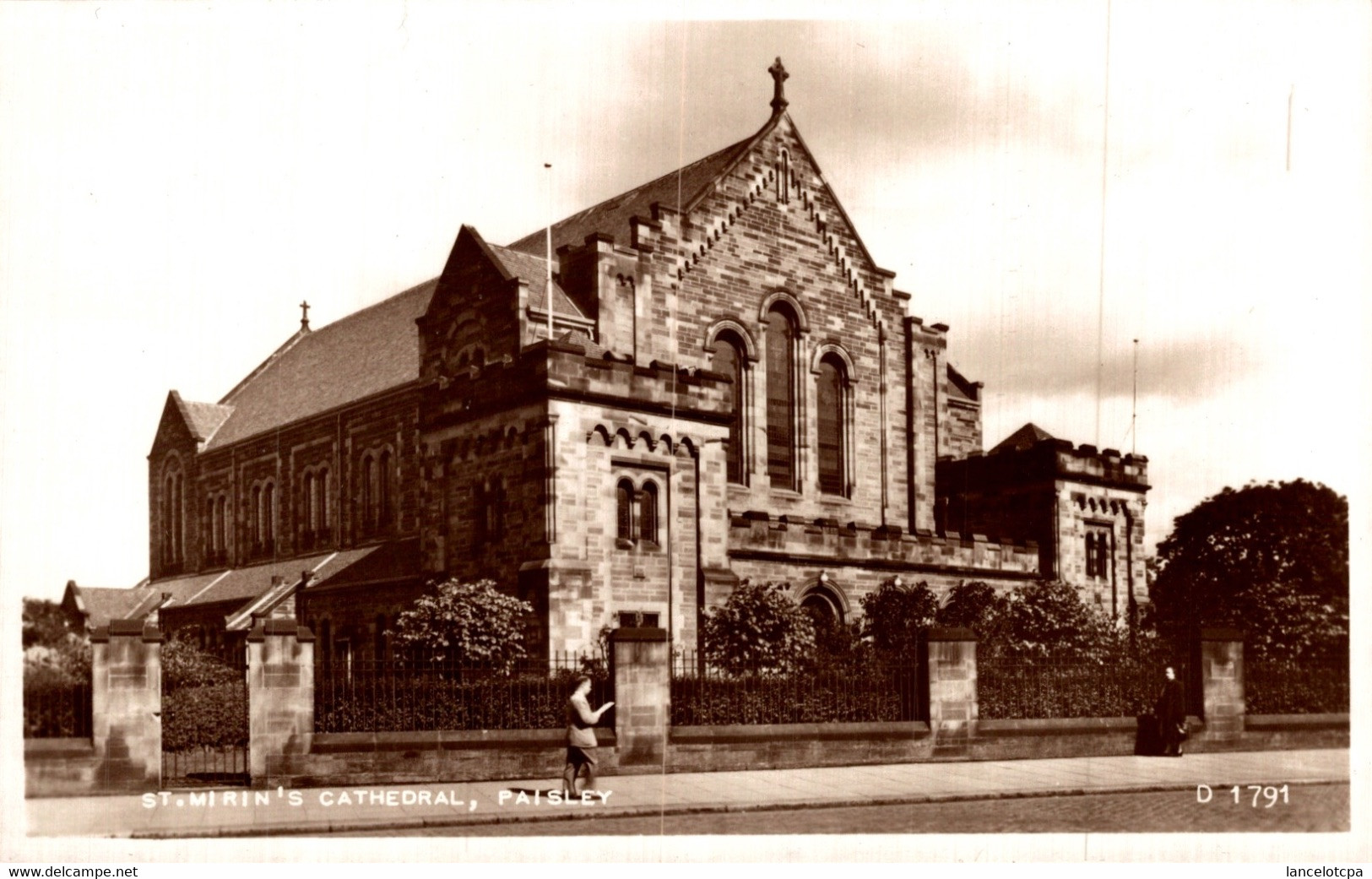 ST MIRIN'S CATHEDRAL - PAISLEY - Renfrewshire