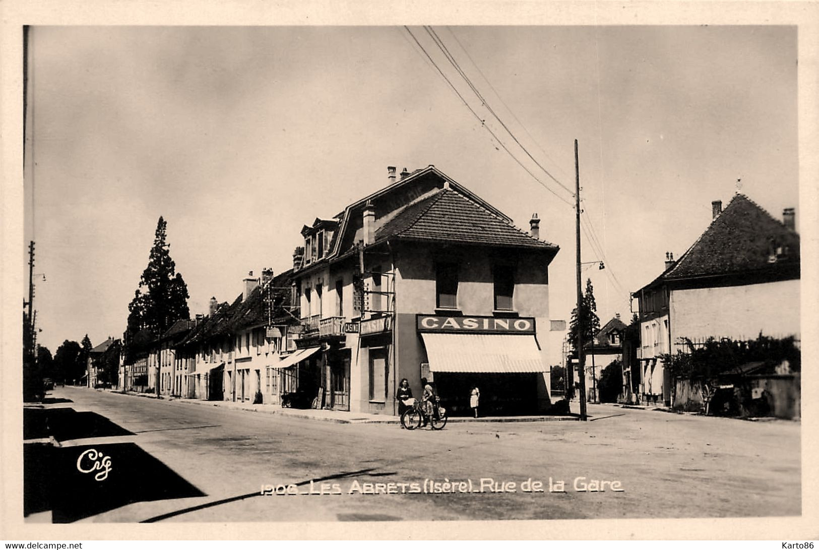 Les Abrets * La Rue De La Gare * Commerce Magasin Casino , épicerie - Les Abrets