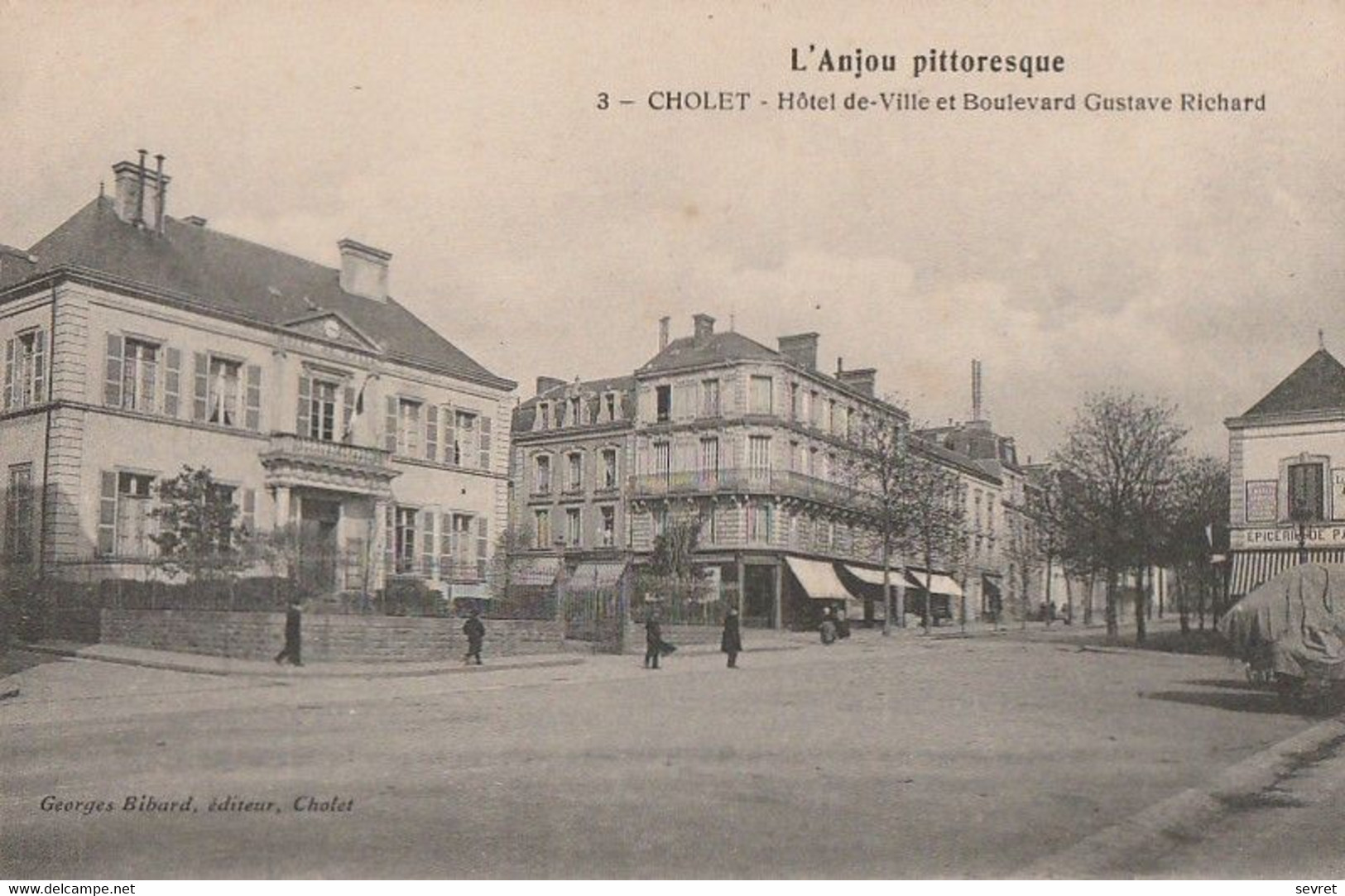 CHOLET. - Hôtel De Ville Et Boulevard Gustave Richard - Cholet