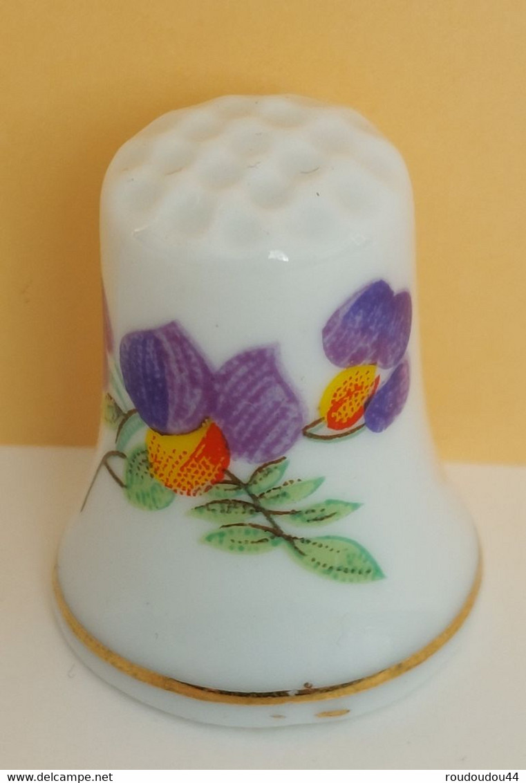 Dé à Coudre De Collection En Porcelaine - FLEURS VIOLETTES - Thimbles