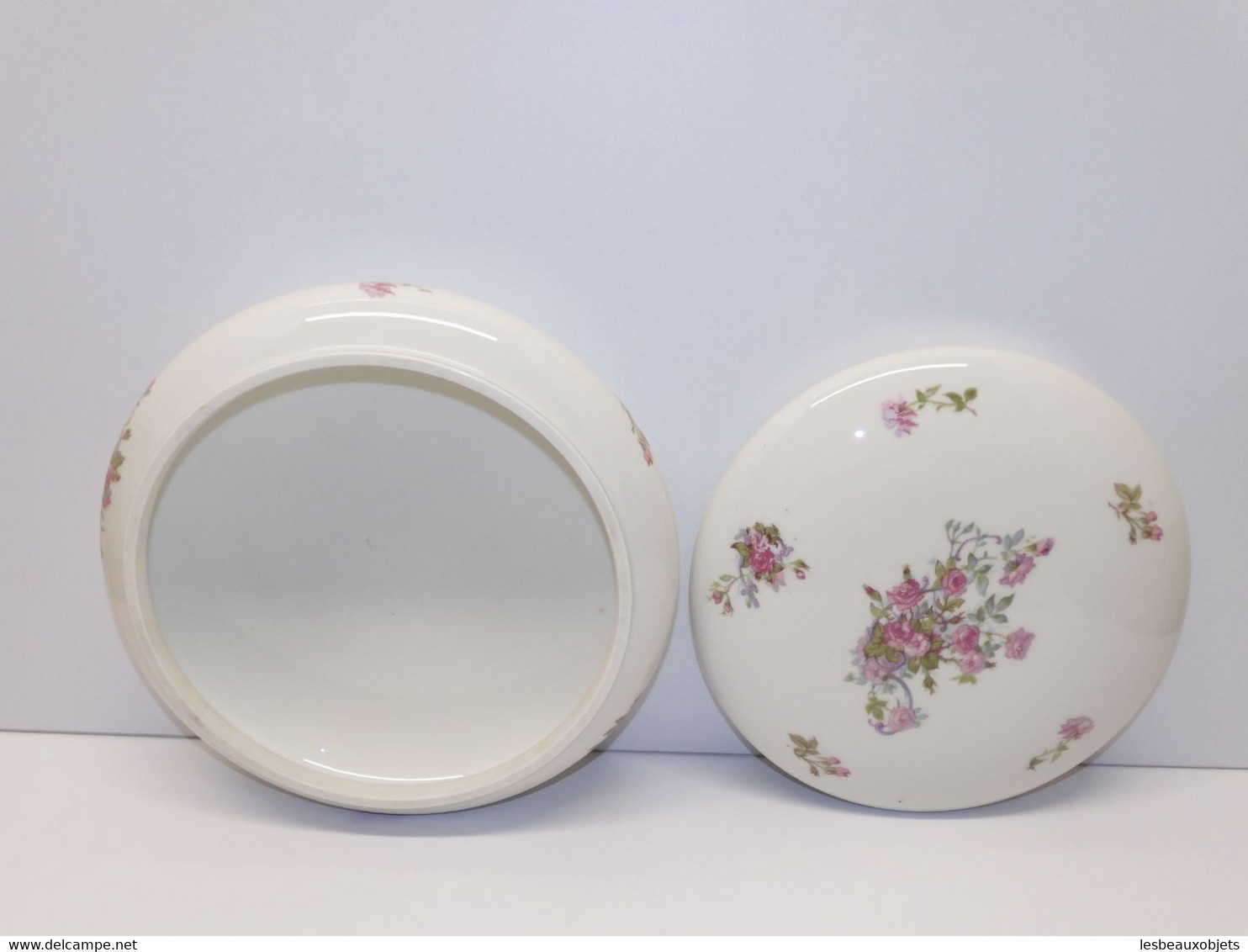 *BELLE IMPORTANTE BOITE à BIJOUX BONBONNIERE PORCELAINE LIMOGES décor ROSES XX  E