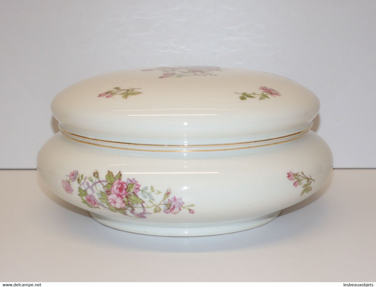 *BELLE IMPORTANTE BOITE à BIJOUX BONBONNIERE PORCELAINE LIMOGES décor ROSES XX  E