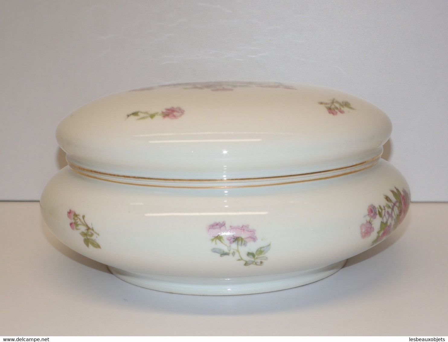 *BELLE IMPORTANTE BOITE à BIJOUX BONBONNIERE PORCELAINE LIMOGES décor ROSES XX  E