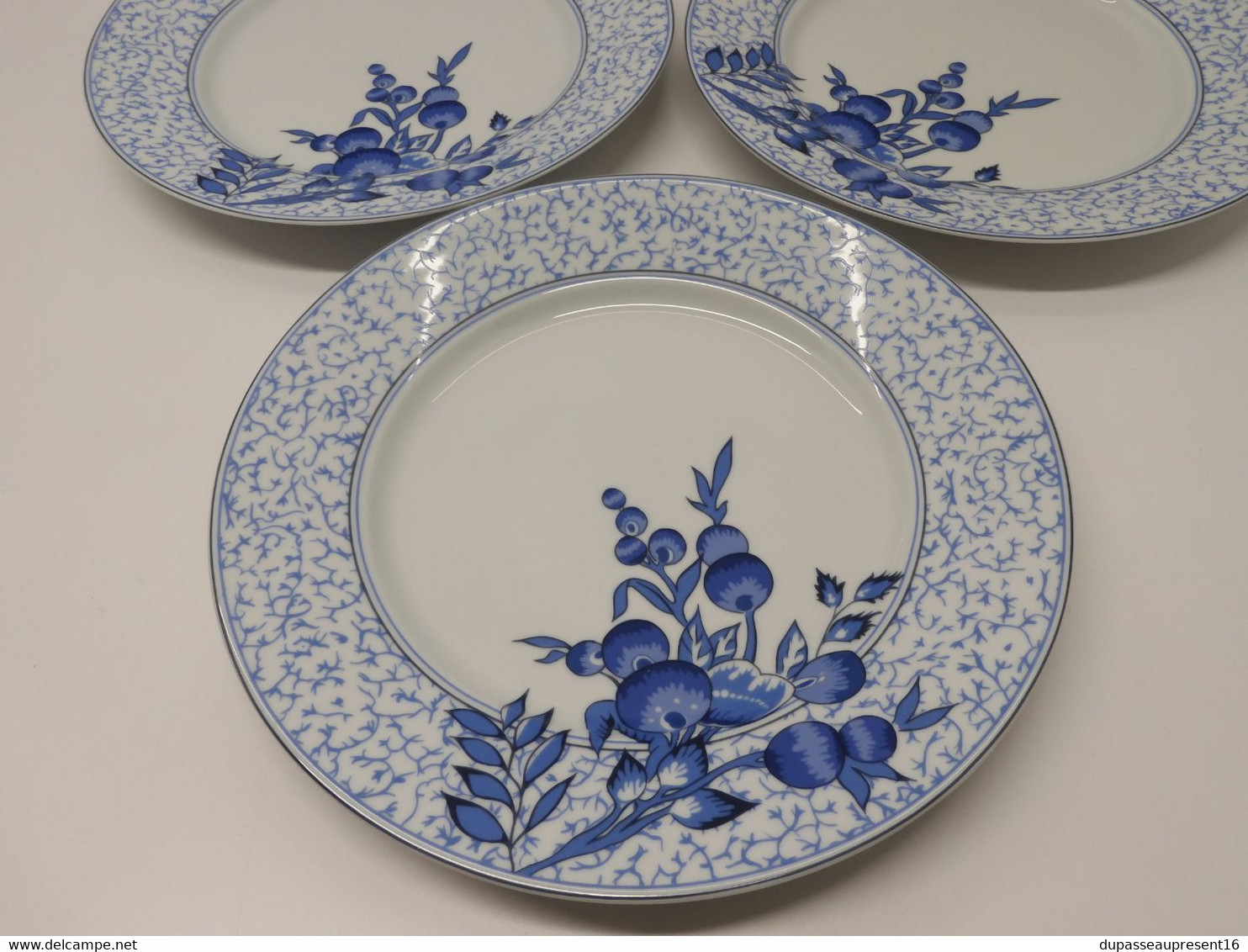 *3 GRANDES ASSIETTES PLATES PORCELAINE LIMOGES PHILIPPE DESHOULIERES BRACIEUX   E - Limoges (FRA)