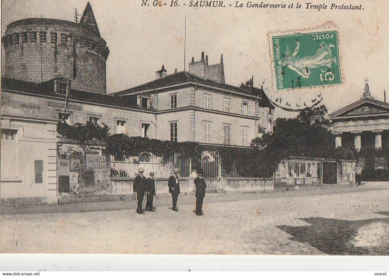 SAUMUR. - La Gendarmerie Et Le Temple Protestant - Saumur