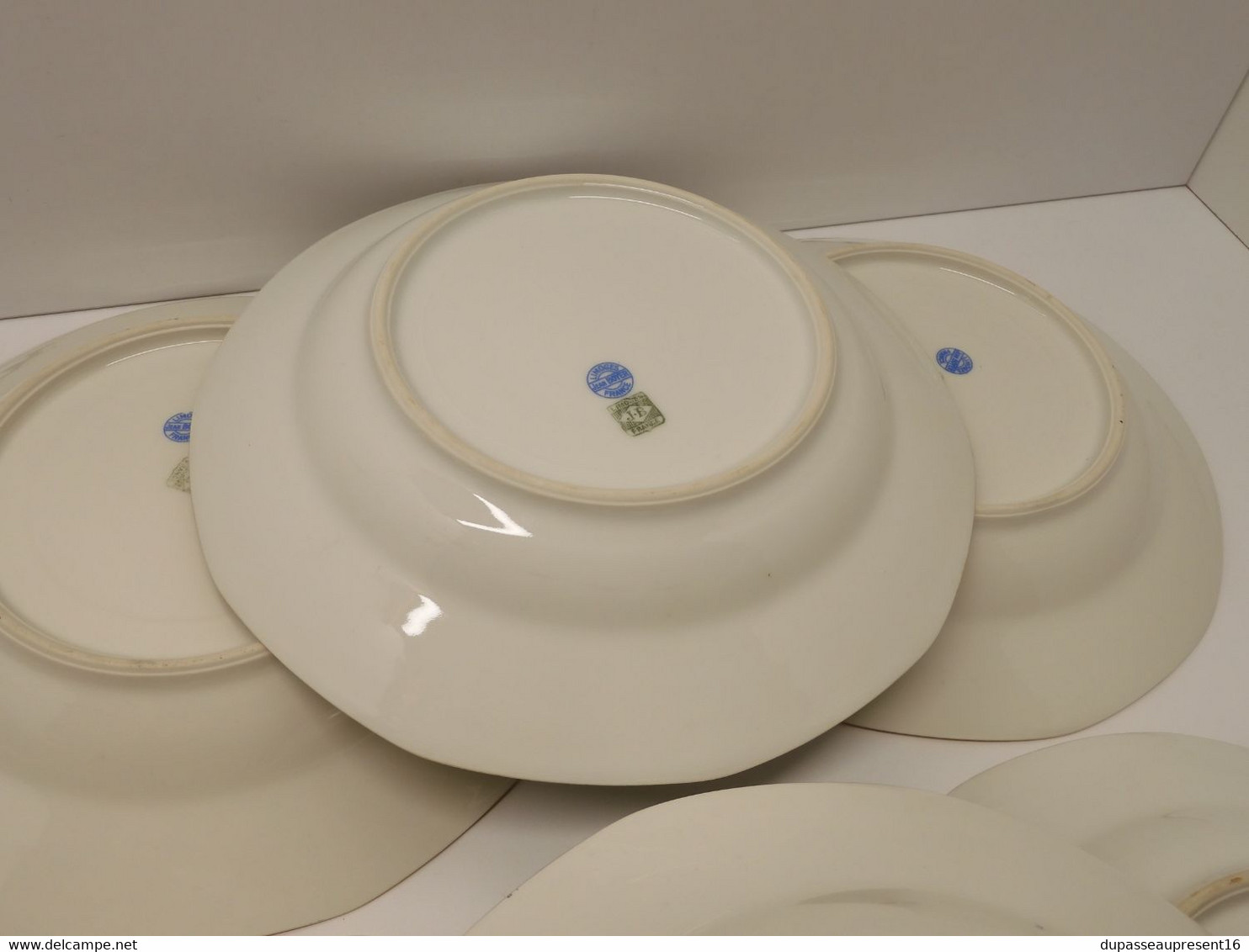 *6 ASSIETTES 1/2 CREUSES PORCELAINE LIMOGES JB France (JEAN BOYER) dorures  E