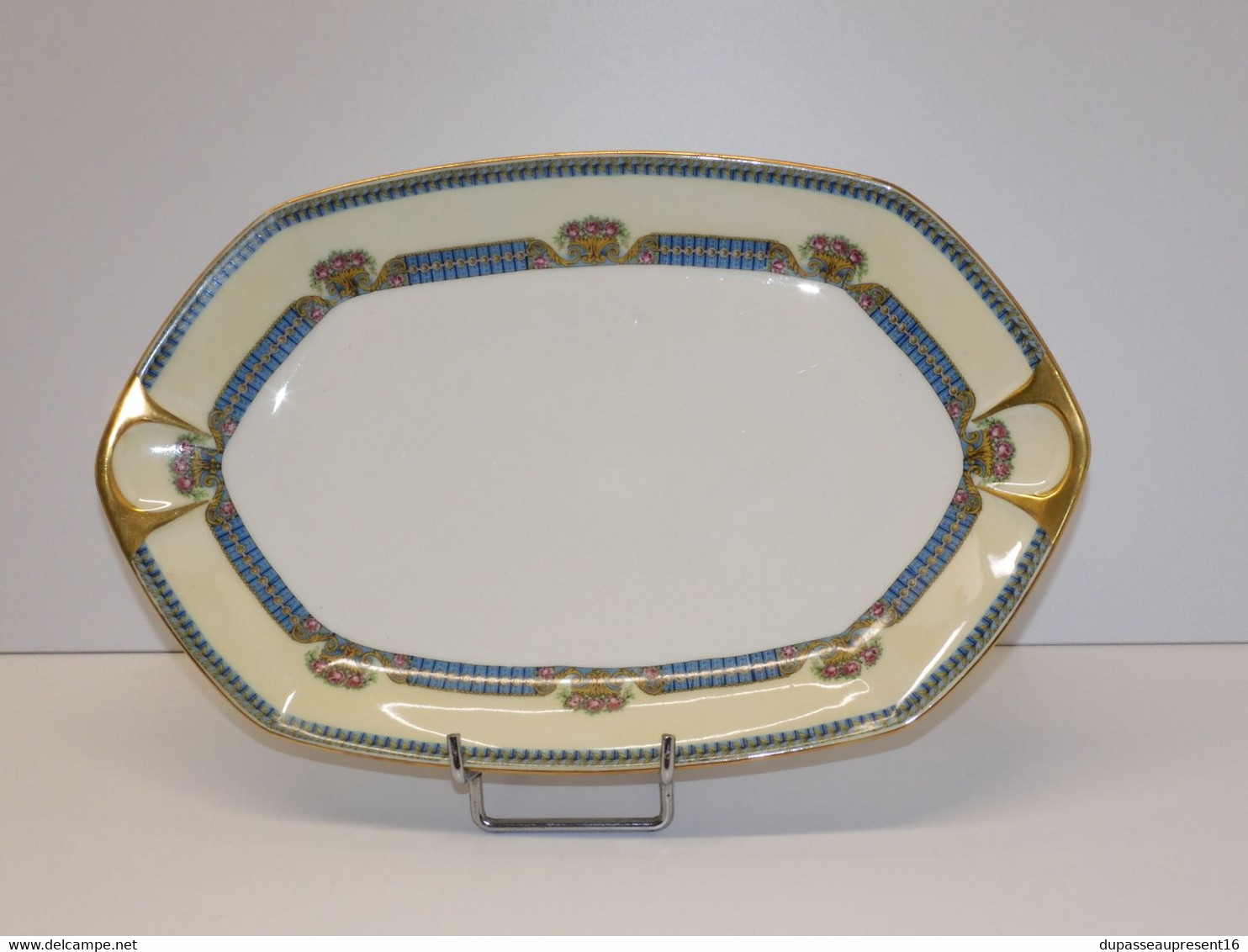 * GRAND PLAT FORME OVALE PORCELAINE LIMOGES JB France (JEAN BOYER) dorures  E