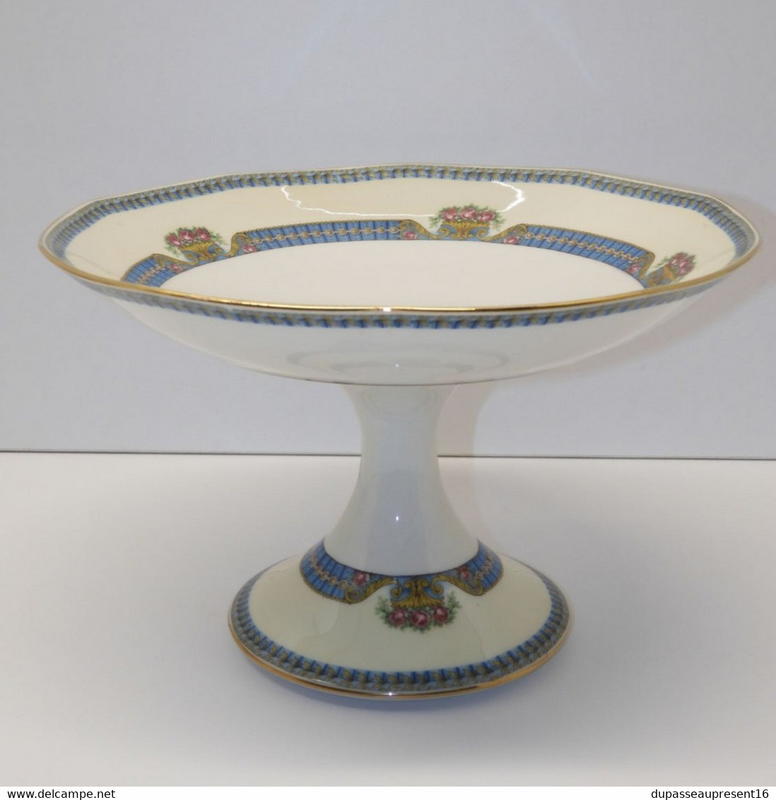 * JOLI COMPOTIER COUPE /PIED PORCELAINE LIMOGES JB France (JEAN BOYER) dorure  E