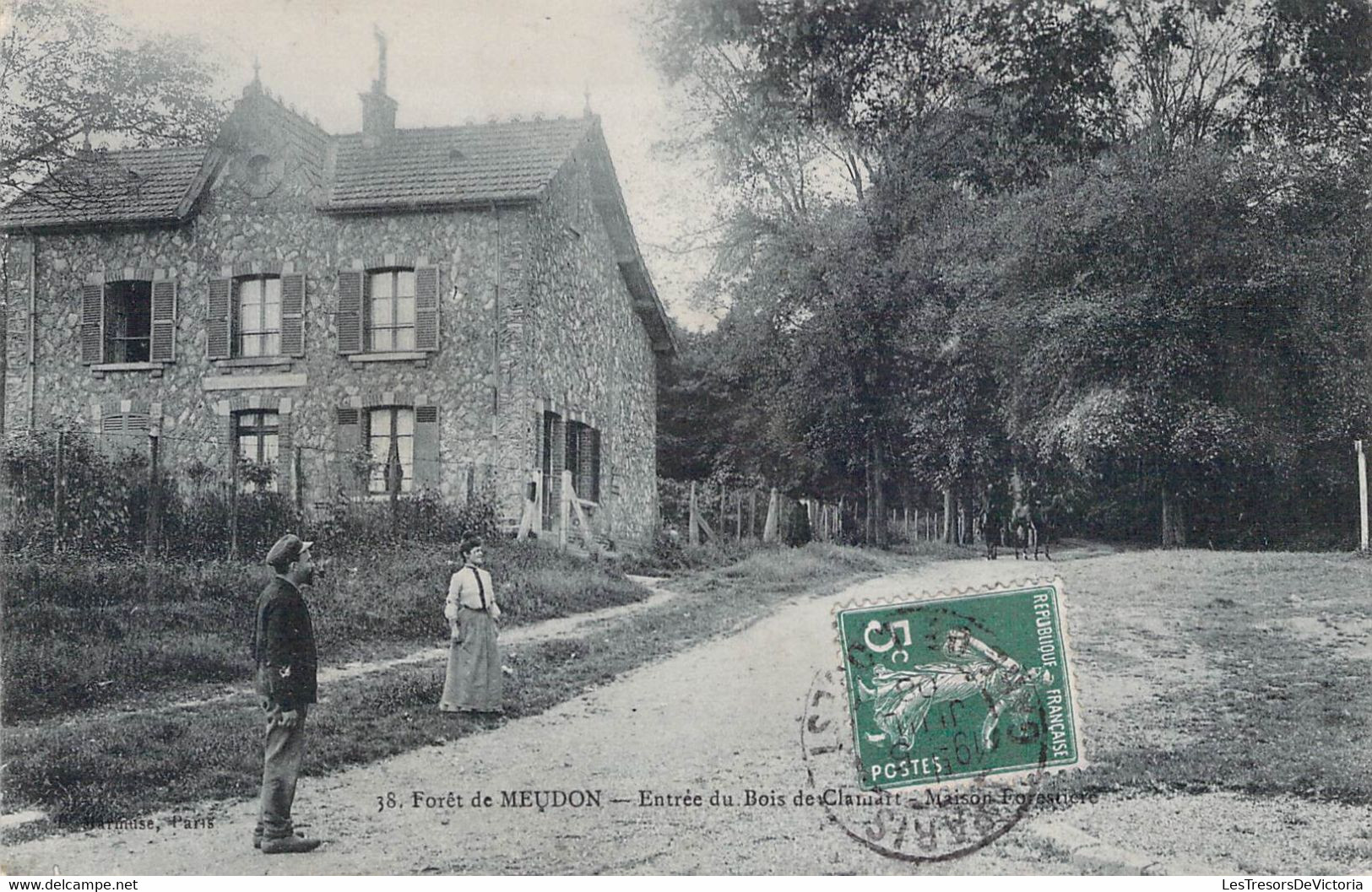 CPA - 92 - MEUDON - Entrée du Bois des Clahatt - Maison Forestière - Homme à la Pipe