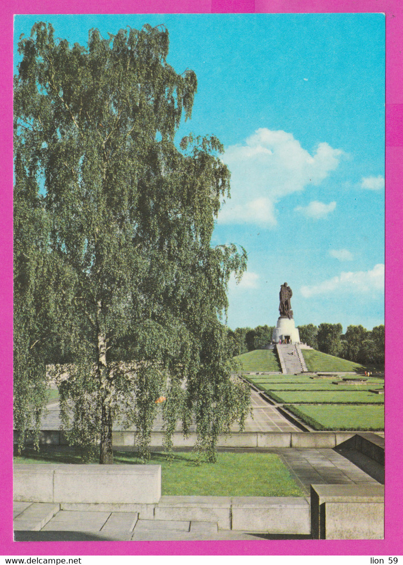 282166 / Germany DDR - Berlin - Soviet War Memorial Treptow (Sowjetisches Ehrenmal Treptow) Monument PC Deutschland - Treptow