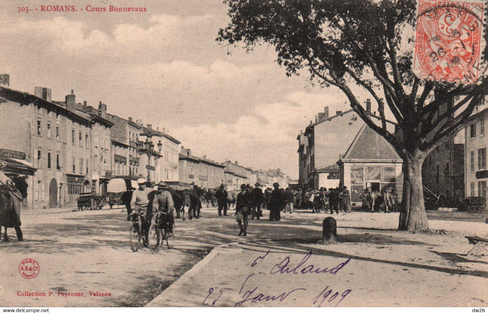 Romans (Drôme) Cours Bonnevaux, Cyclistes - Collection P. Peyrouze - Carte Animée N° 303 - Romans Sur Isere