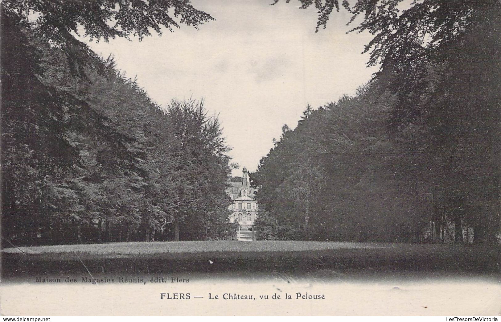 CPA - 61 - FLERS - Le Château Vu De La Pelouse - Maison Des Magasins Réunis Editeur Flers - Flers