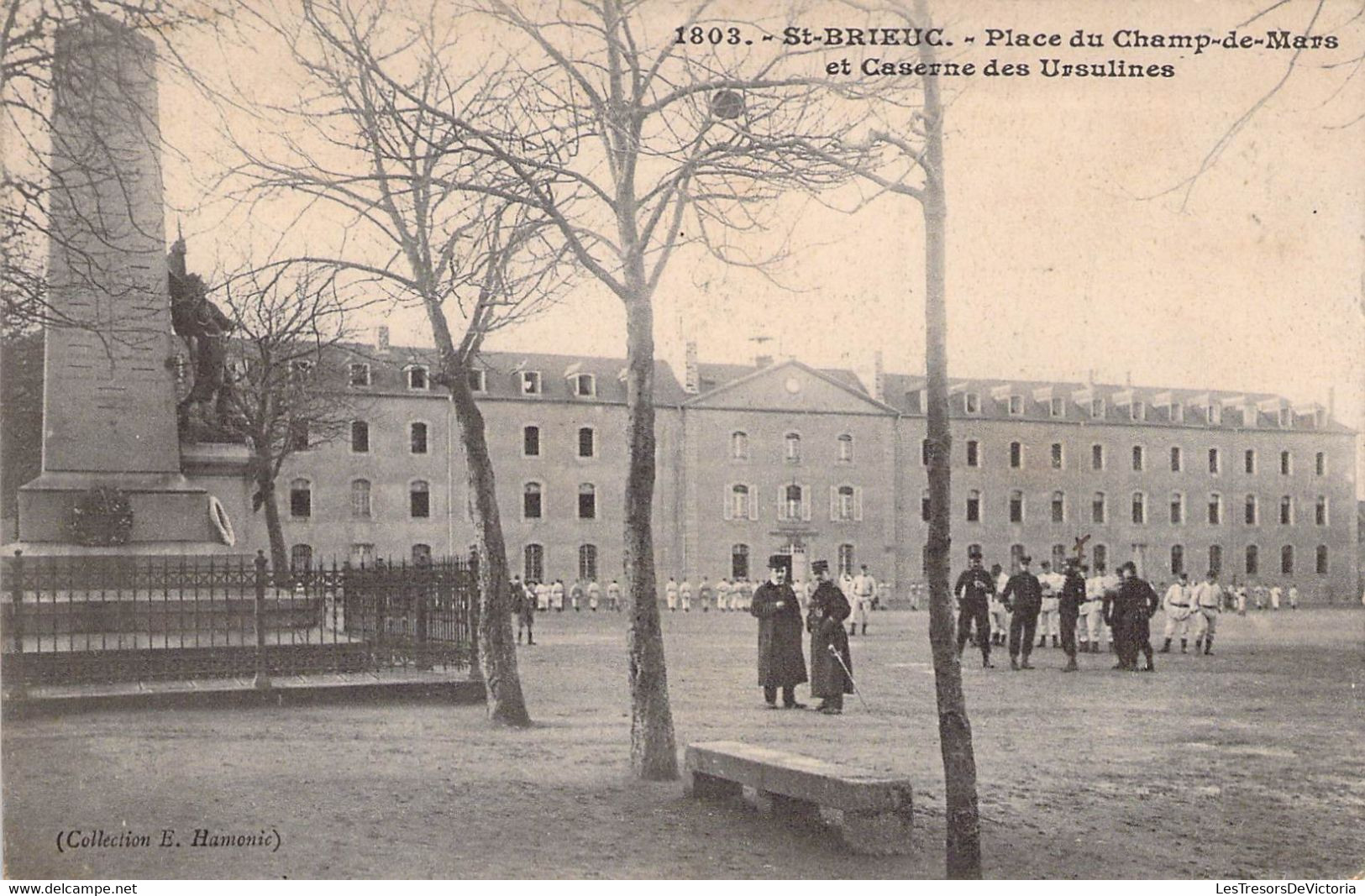 CPA MILITARIAT - Caserne - Saint BRIEUC - Place Du Champ De Mars Et CASERNE DES URSULINES - Barracks