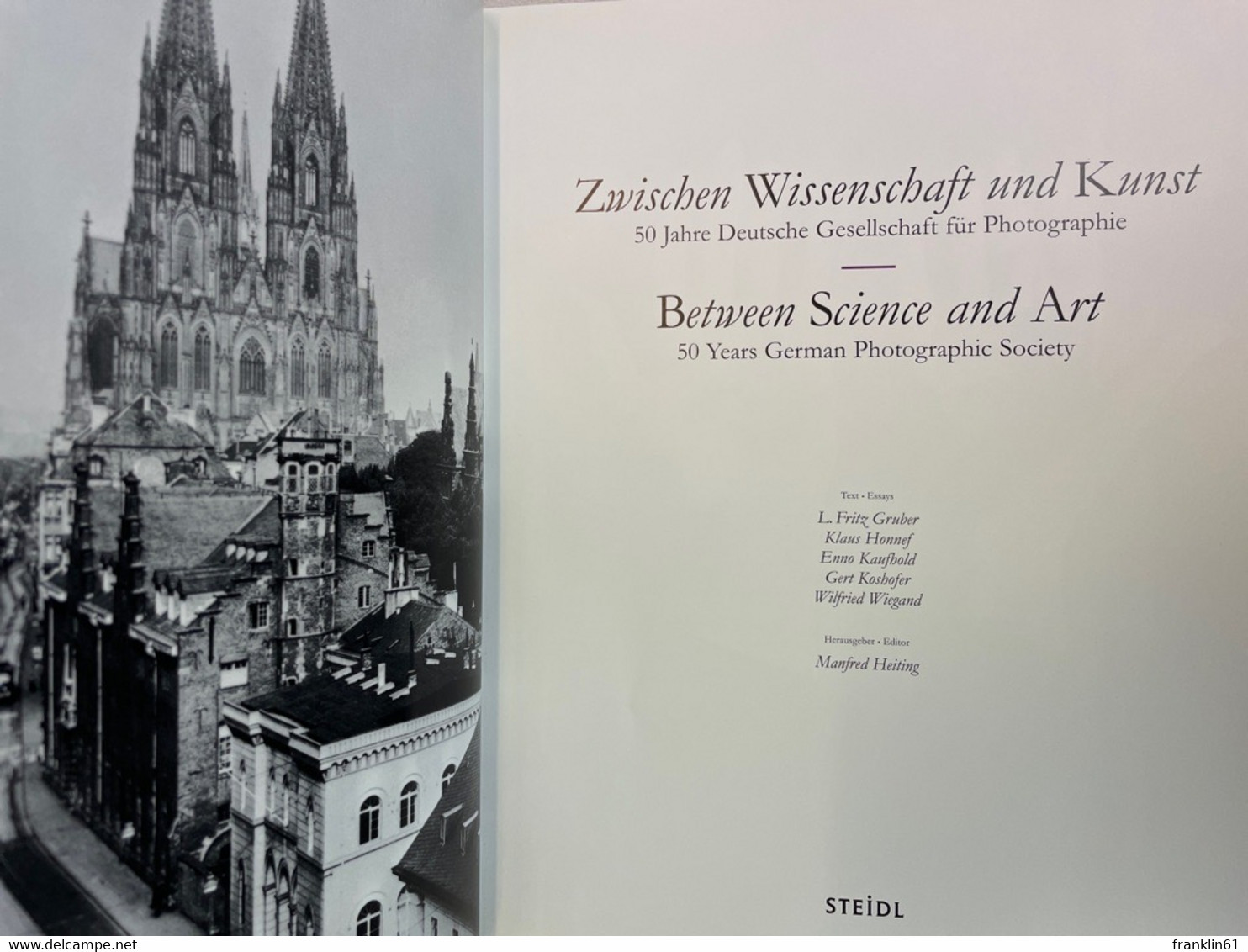 Zwischen Wissenschaft Und Kunst : 50 Jahre Deutsche Gesellschaft Für Photographie = Between Science And Art. - Fotografie