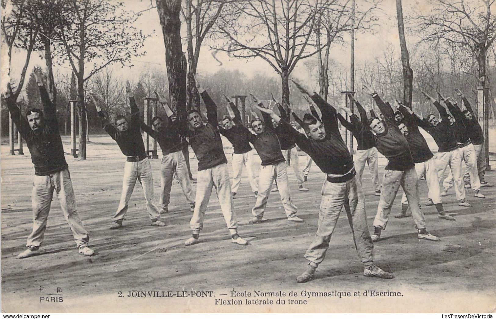 CPA - 94 - JOINVILLE LE PONT - Ecole Normale De Gymnastique Et D'escrime - Flexion Latérale Du Tronc - Joinville Le Pont