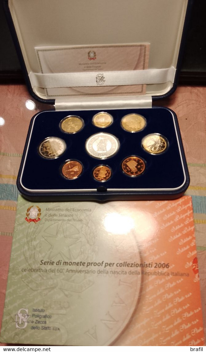 2006 Italia Divisionale Proof Con 5 Euro Argento 60° Anniversario Repubblica Italiana, Ottime Condizioni - Jahressets & Polierte Platten