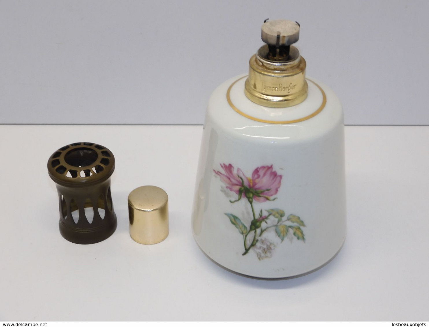 *JOLIE LAMPE BERGER PORCELAINE CAMILLE THARAUD FLEURS ROSES REHAUTS EMAIL XXe E