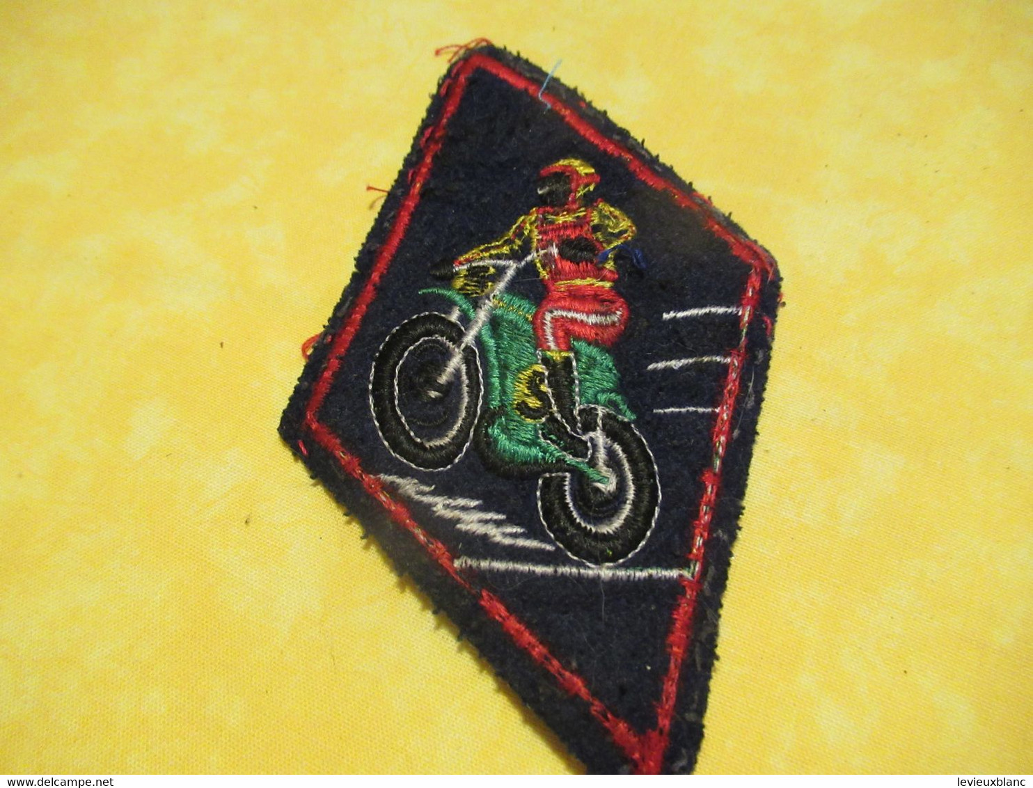 Sport : Ecusson Ancien Usagé  /MOTO De COMPETITION / Vers 1960 -1970       ET369 - Patches