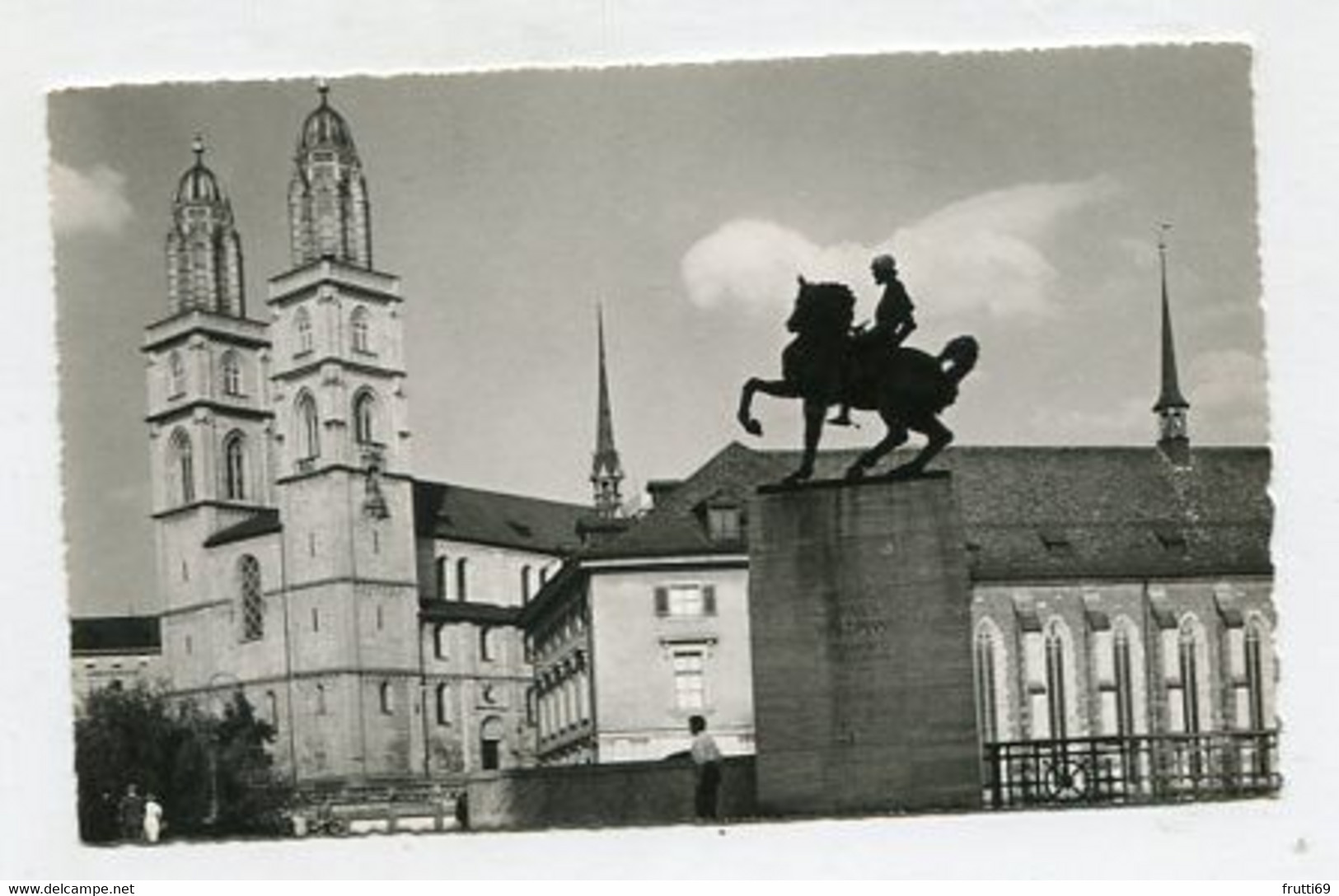 AK 088543 SWITZERLAND - Zürich - Waldmann-Denkmal Mit Grossmünster - Wald