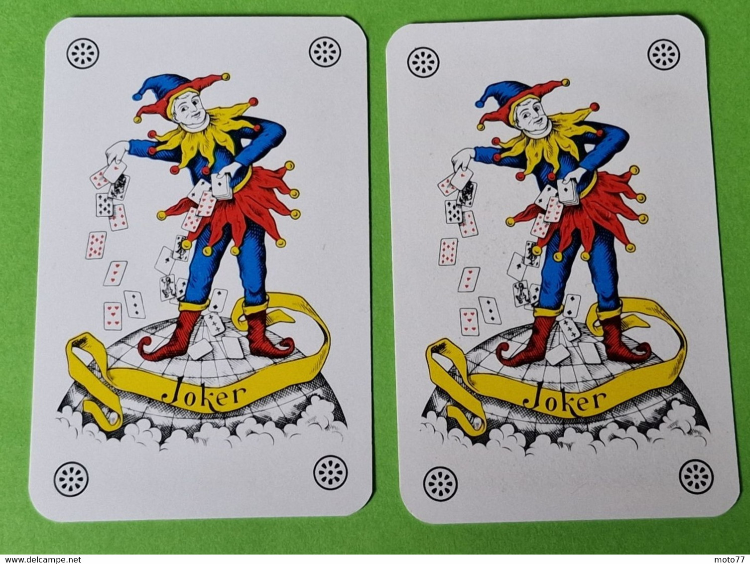 Lot 2 Cartes à Jouer - JOKER - Dos Bleu Et Rouge - Made In Turnhout , Belgique - Vers 2000 - 32 Carte