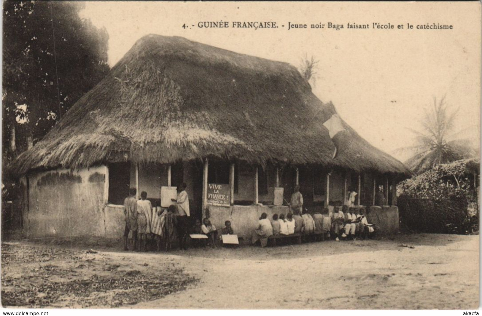 PC JEUNE NOIR BAGA FAISANT L'ECOLE FRENCH GUINEA ETHNIC TYPE (a28736) - Guinée Française