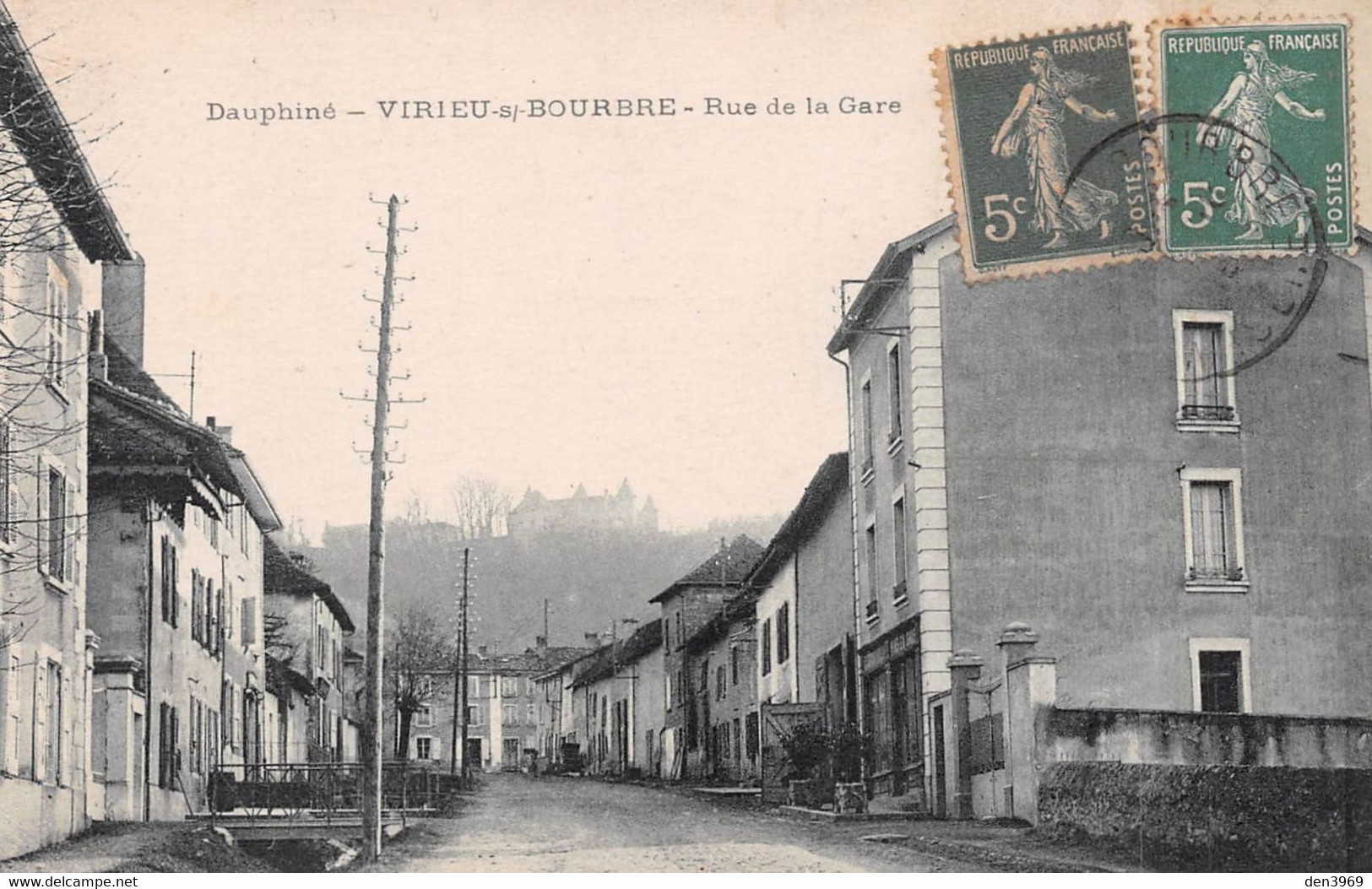 VIRIEU-sur-BOURBRE (Isère) - Rue De La Gare - Virieu