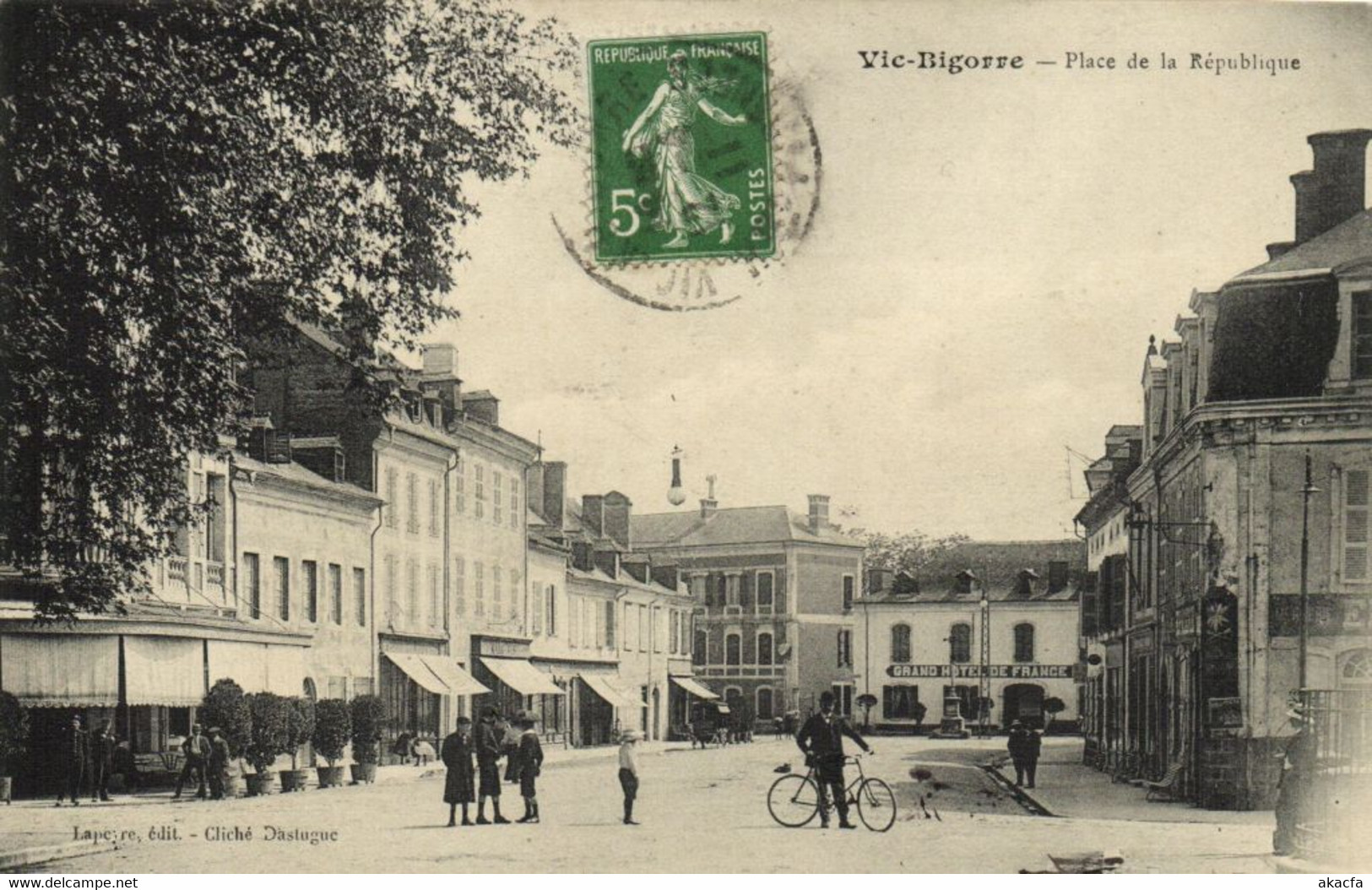 CPA Vic-Bicorre - Place De La Republique (172829) - Vic Sur Bigorre