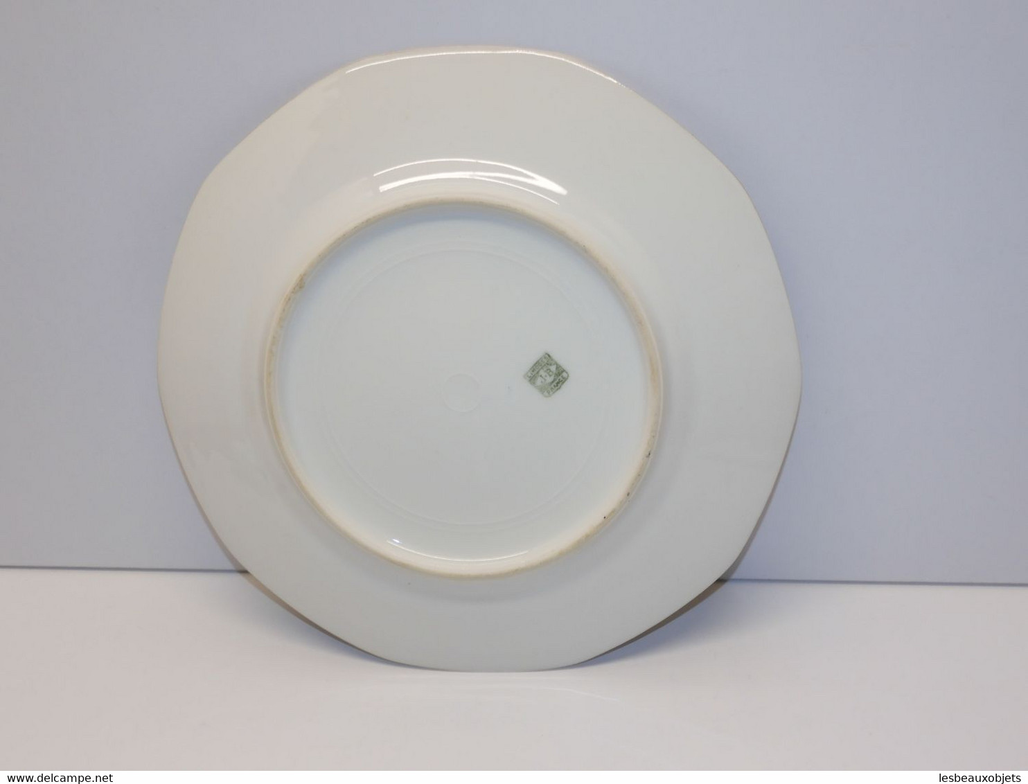 *PORCELAINE de LIMOGES PETIT PLAT à GÂTEAU / ASSIETTE Marqué LIMOGES JB FRANCE E